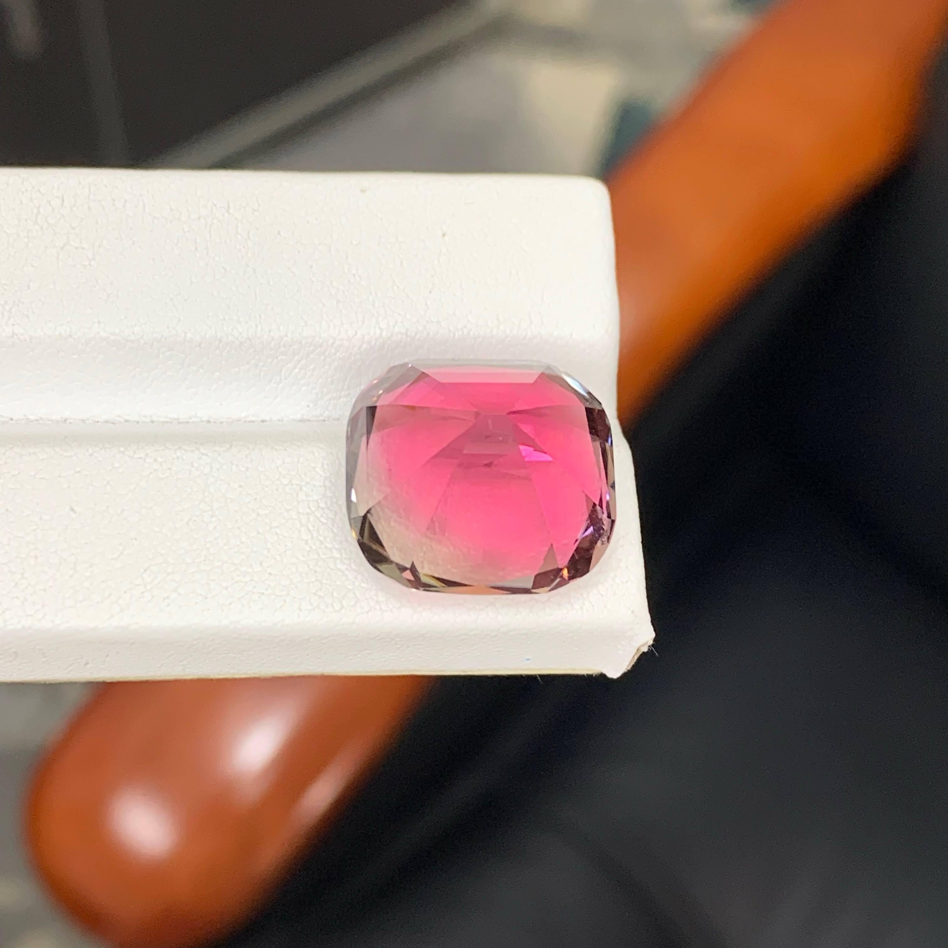 25 Carat Natural Quality Hot Pink Tourmaline Stone Cushion Cut Afghani Gemstone Unisexe en vente