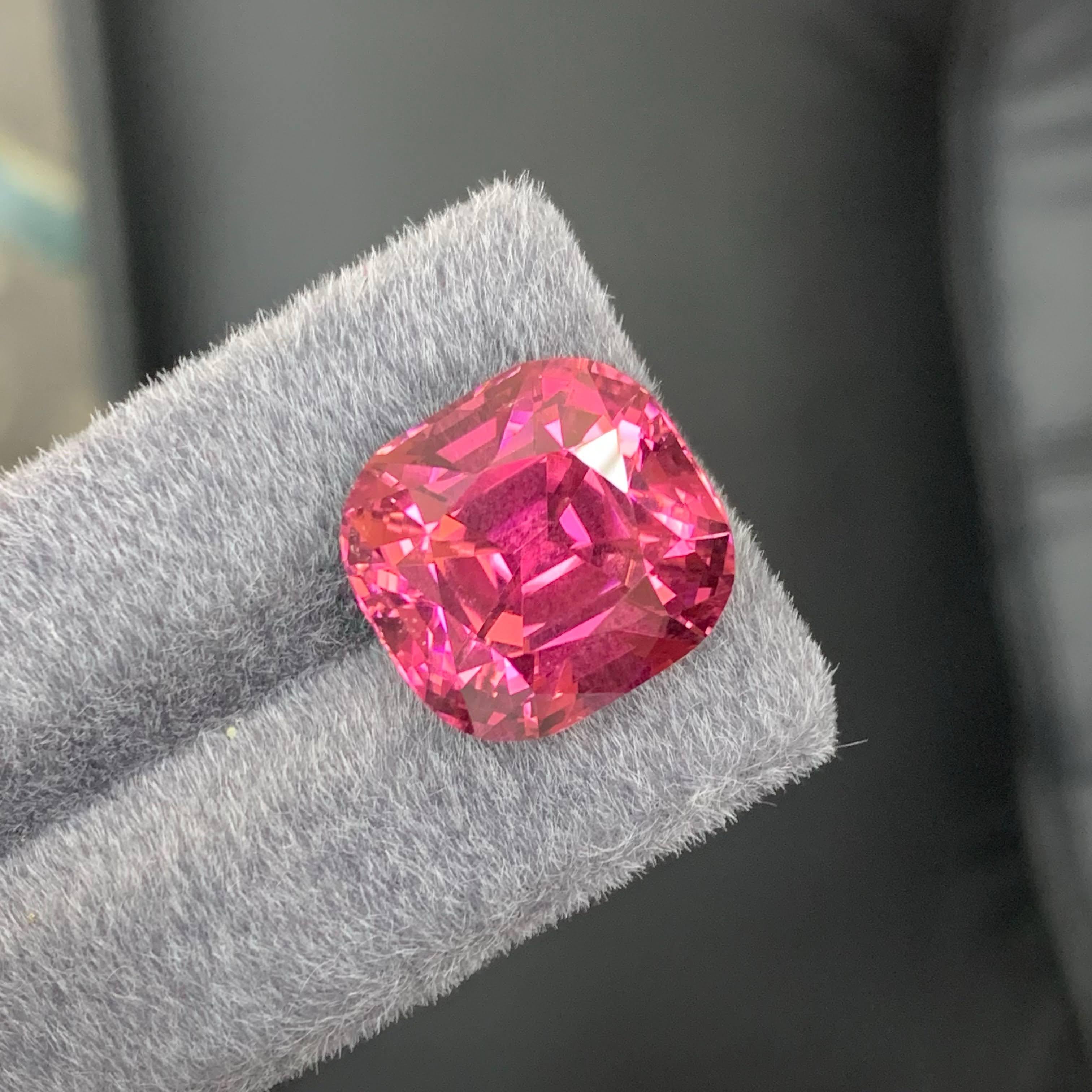 25 Carat Natural Quality Hot Pink Tourmaline Stone Cushion Cut Afghani Gemstone en vente 3