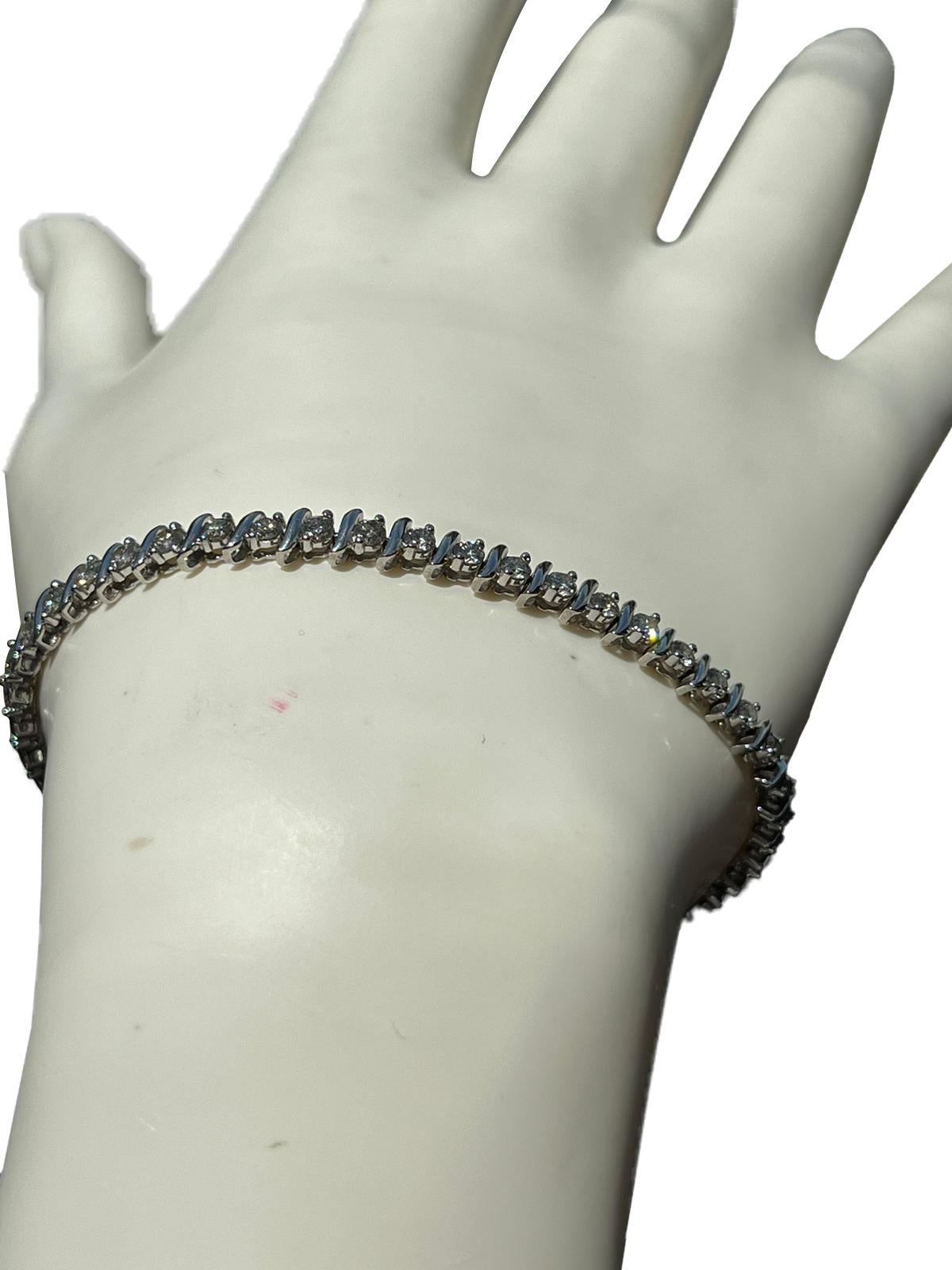 2.5 Carat Natural Round Diamond Tennis Bracelet 14 Karat White Gold For Sale 6