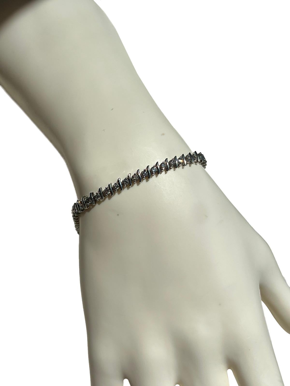 2.5 Carat Natural Round Diamond Tennis Bracelet 14 Karat White Gold For Sale 1