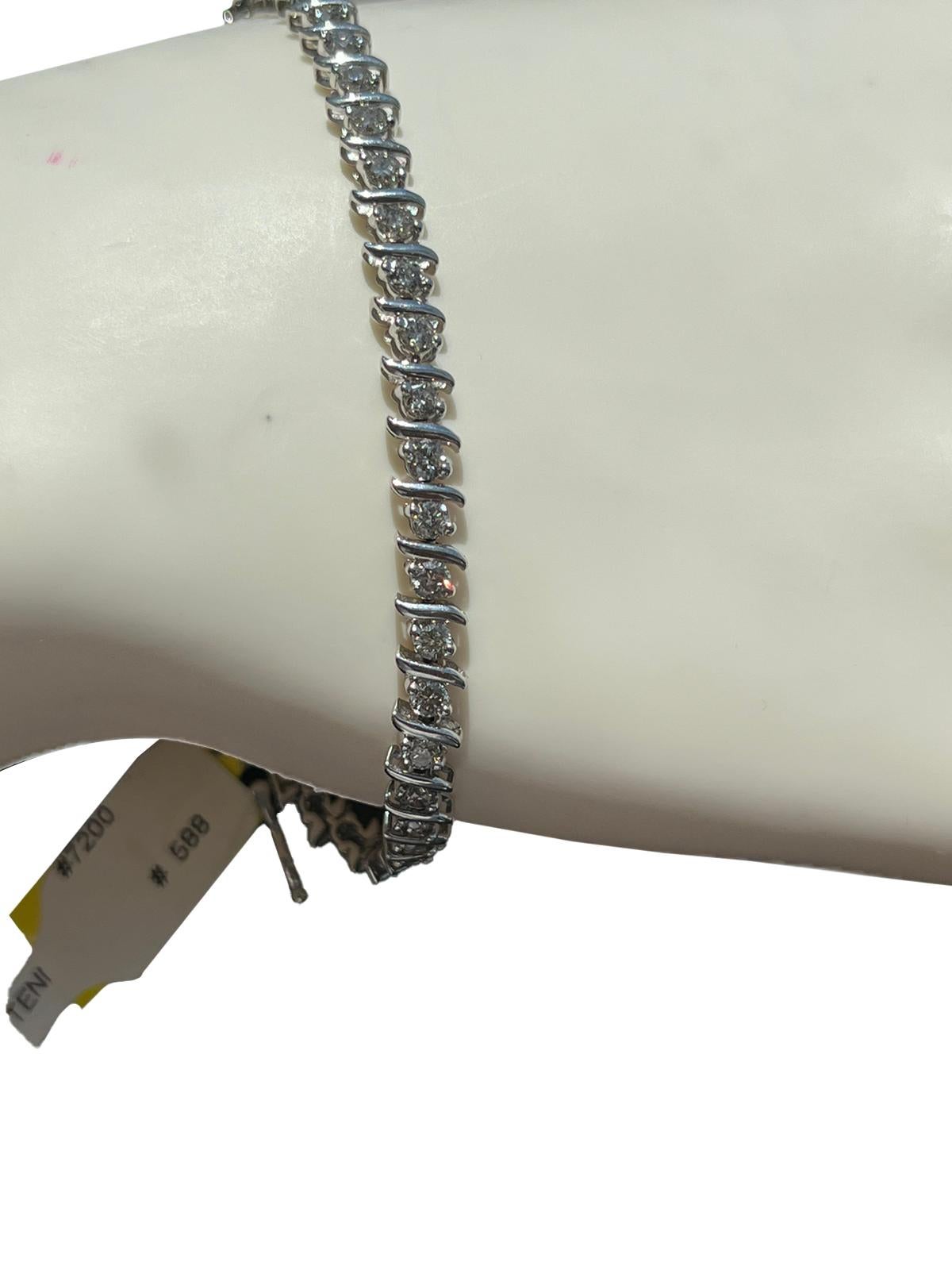 2.5 Carat Natural Round Diamond Tennis Bracelet 14 Karat White Gold For Sale 2
