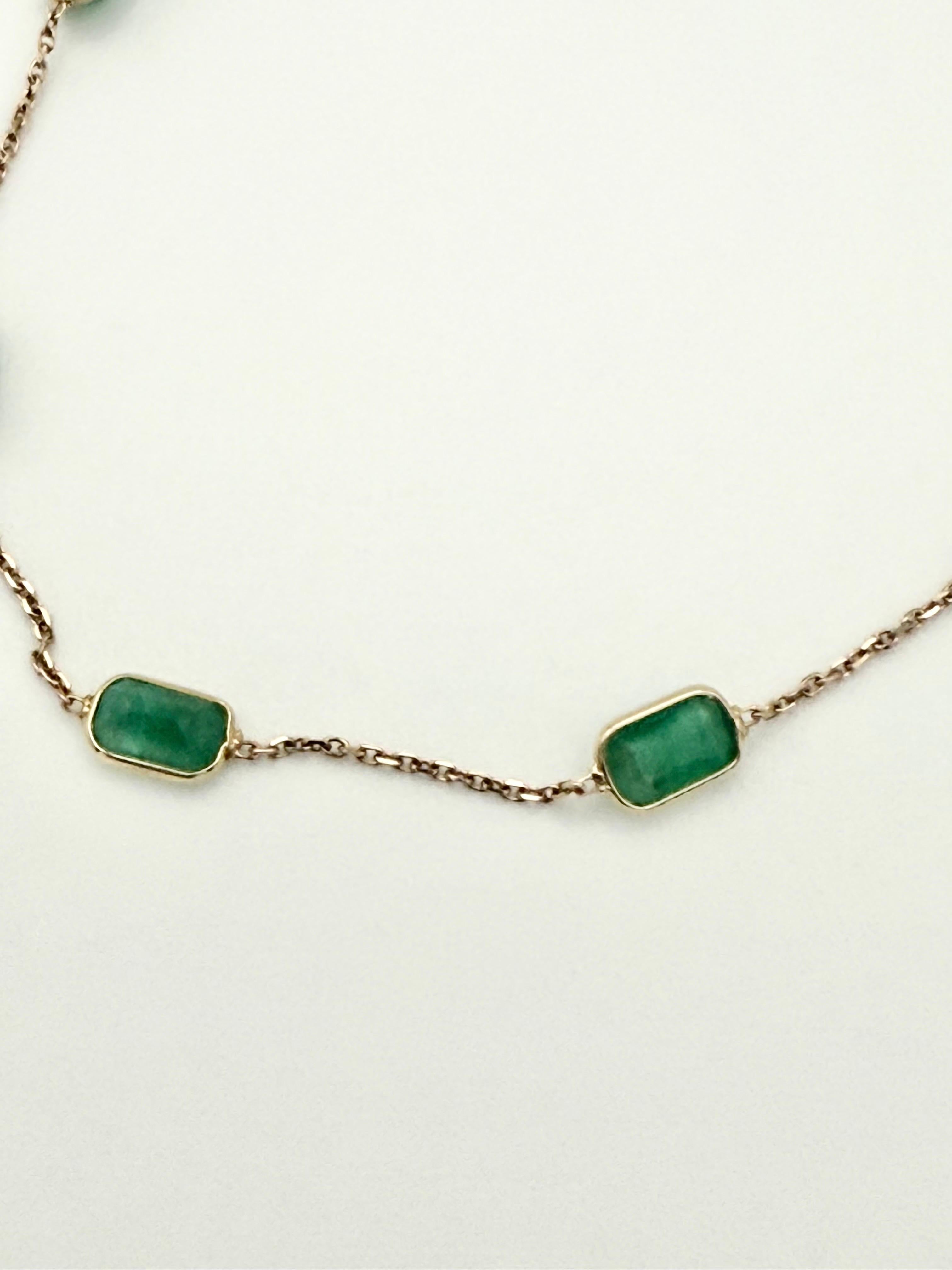 Femenino o masculino Pulsera apilable de oro amarillo de 18 quilates con cadena de esmeraldas de corte octogonal de 2,5 quilates en venta