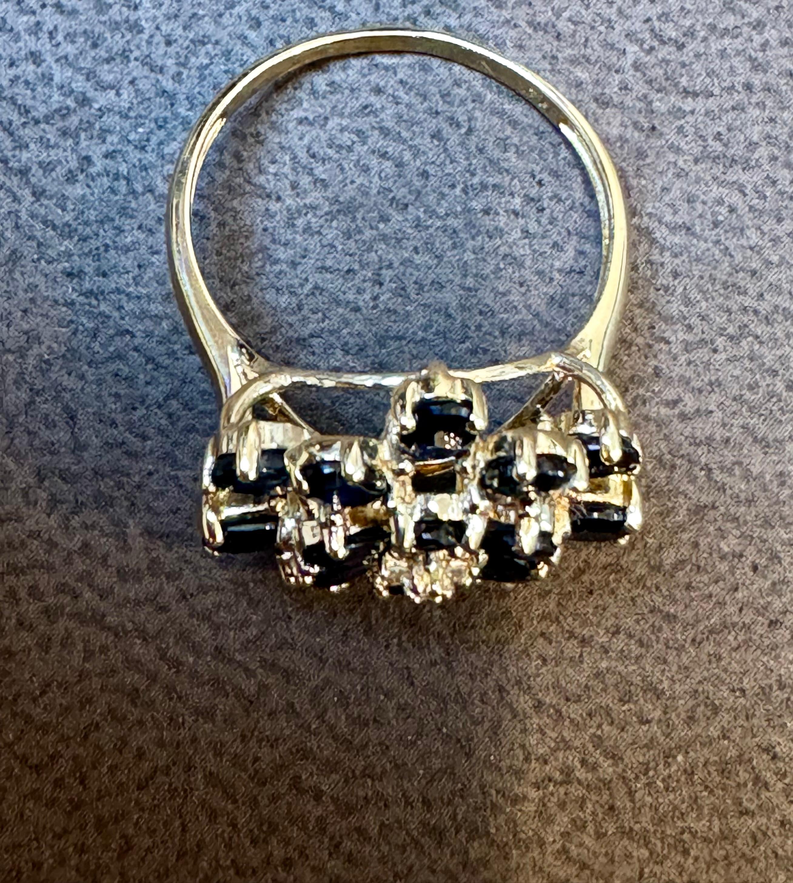 2,5 Karat ovaler blauer Saphir und Diamant-Cocktailring aus 14 Karat Gold Nachlass im Angebot 3