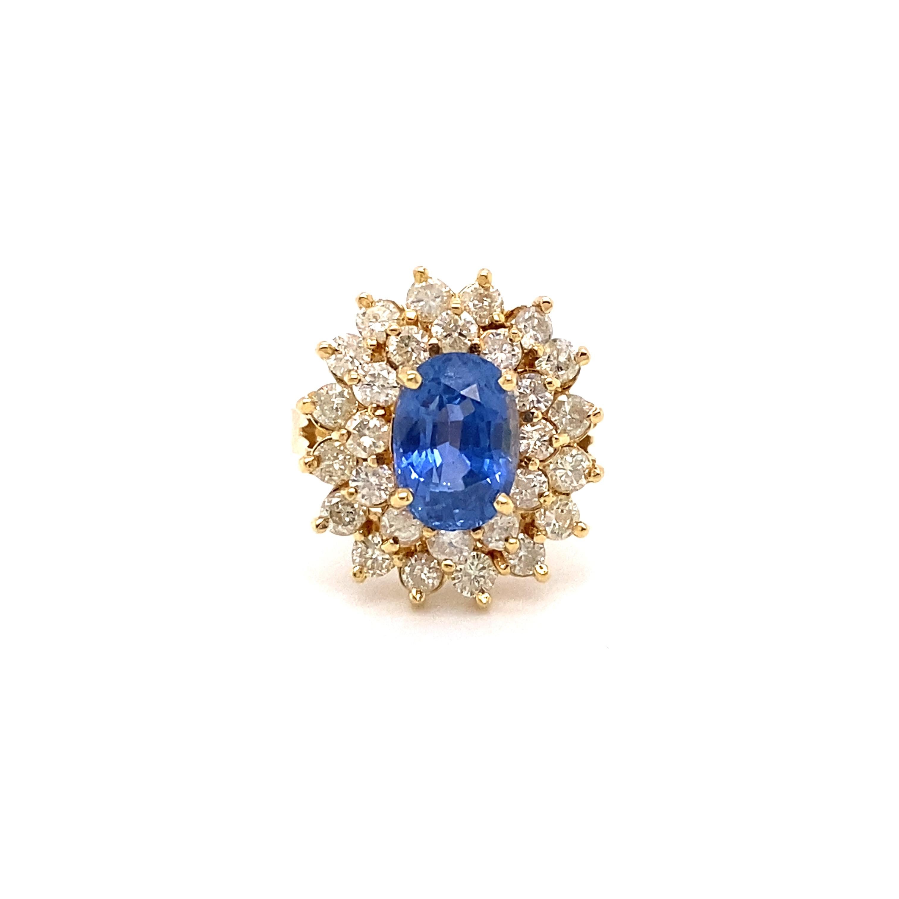2,5 Karat ovaler Ceylon-Saphir und Diamant Doppel Halo Ring in 18 Karat Gold (Retro)