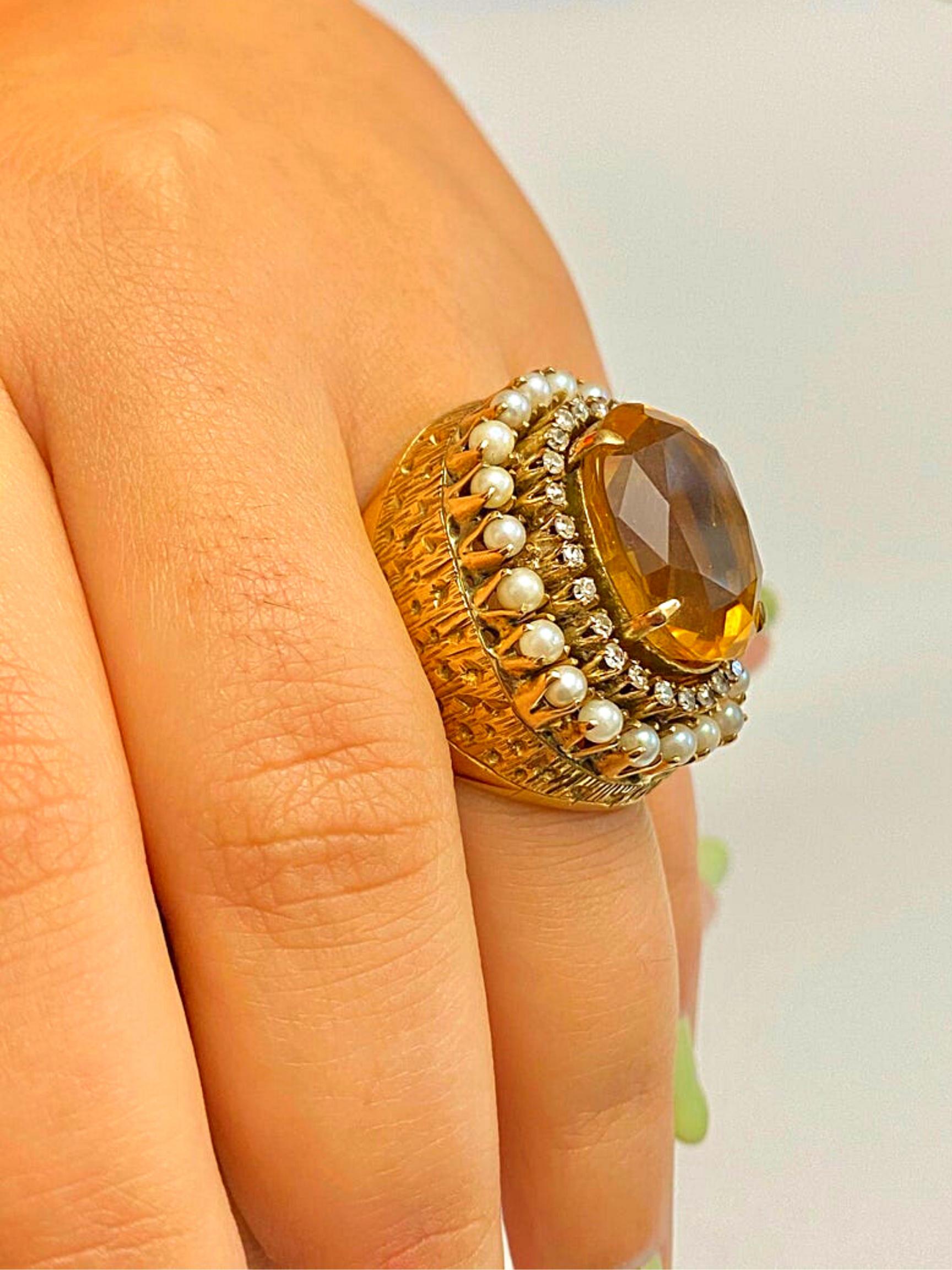 25 Carat Oval-Cut Citrine, Pearl and Diamond 14k Yellow Gold Cocktail Ring For Sale 4