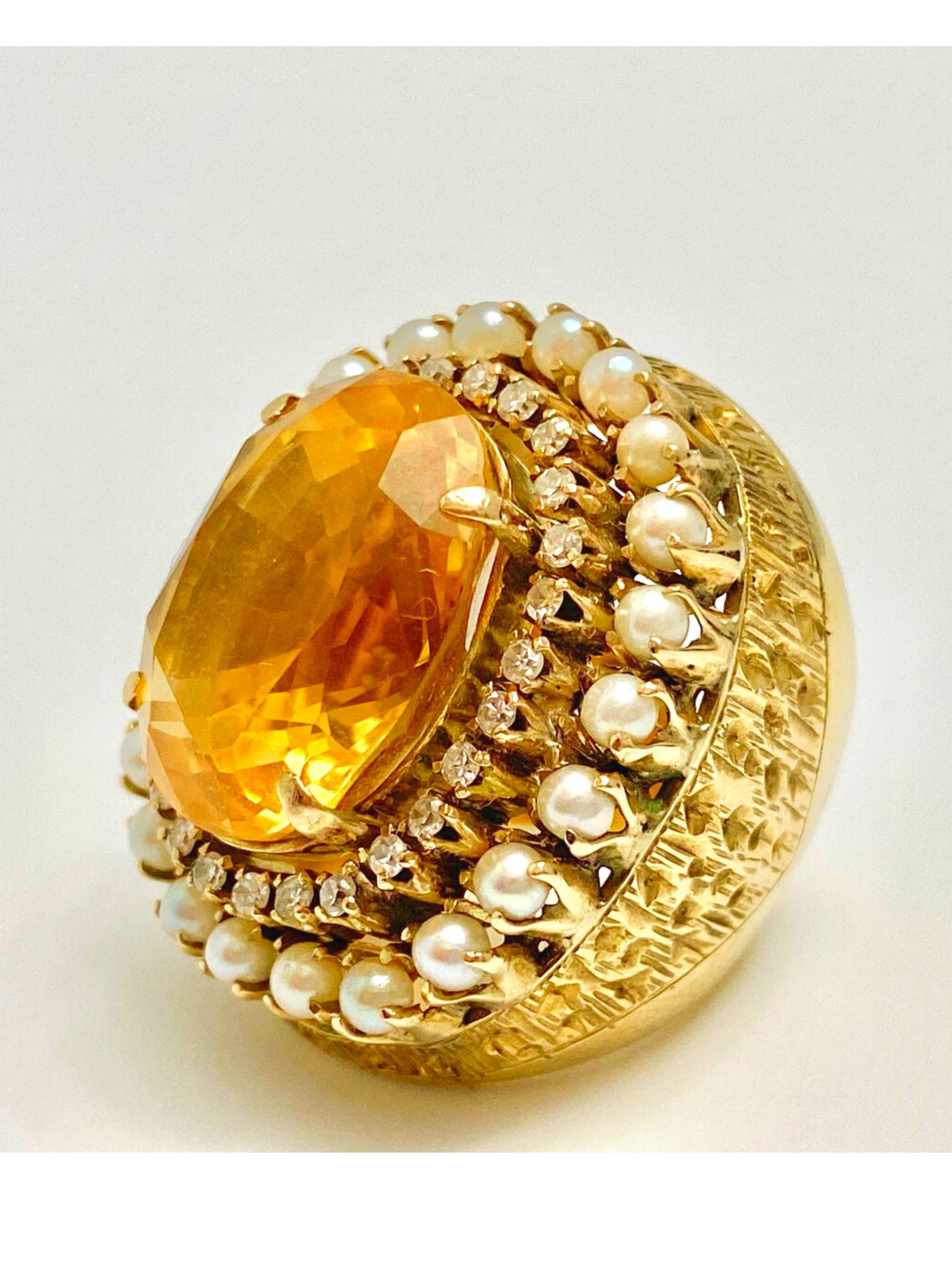 Oval Cut 25 Carat Oval-Cut Citrine, Pearl and Diamond 14k Yellow Gold Cocktail Ring For Sale