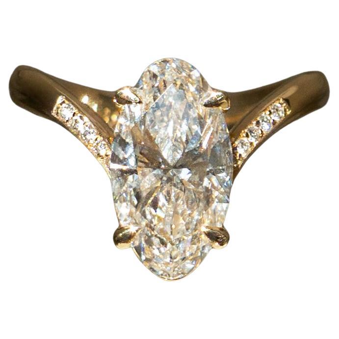 2.5 Carat Oval Statement Brilliant White  Gold Effortless Elegance Diamond Ring For Sale