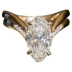 2.5 Carat Oval Statement Brilliant White 14K  Gold Modern Nobility Diamond Ring