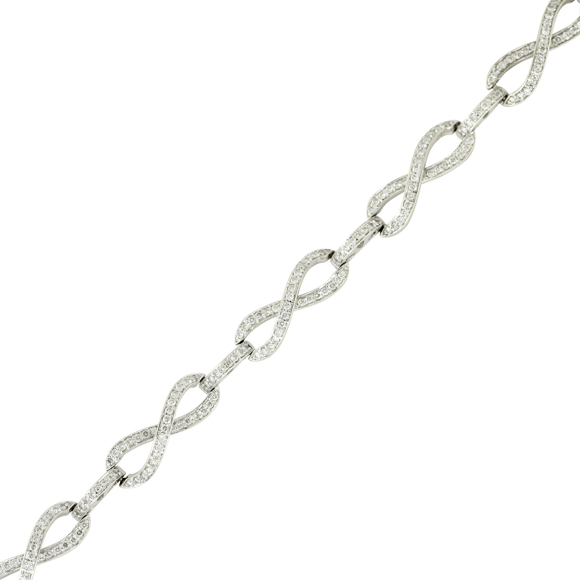 14k White Gold 2.5ctw Pave Diamond Figure 8 Link Bracelet
Material: 14k White Gold
Diamond Details: Approximately 2.5ctw of Pave Set, Round Brilliant cut Diamonds. Diamonds are approximately H/I in color and approximately SI in clarity
Size: