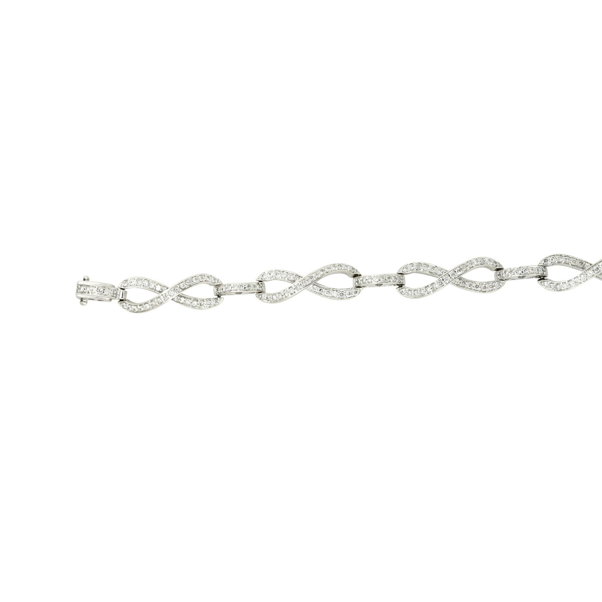 Round Cut 2.5 Carat Pave Diamond Figure 8 Link Bracelet 14 Karat in Stock