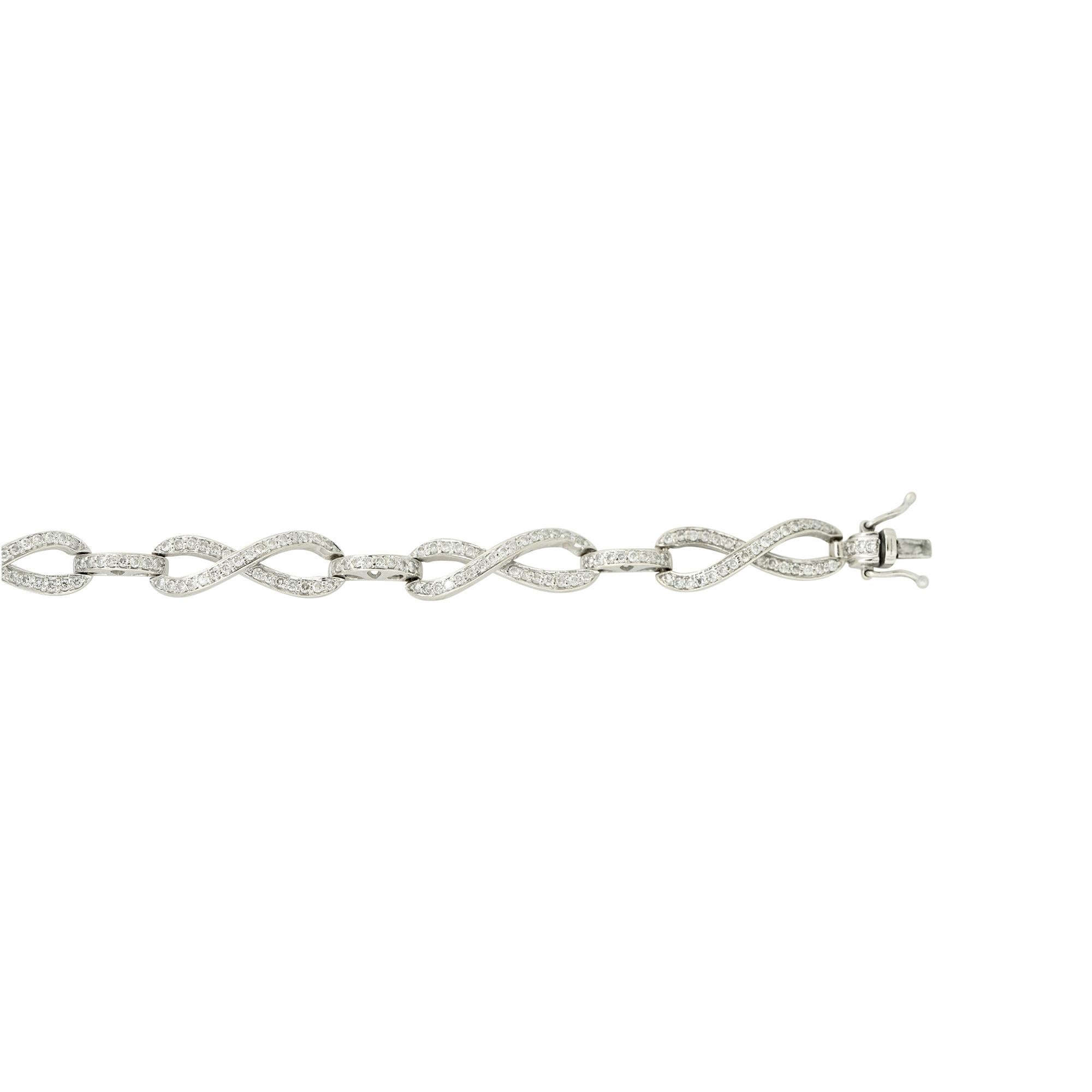 2.5 Carat Pave Diamond Figure 8 Link Bracelet 14 Karat in Stock In Excellent Condition In Boca Raton, FL