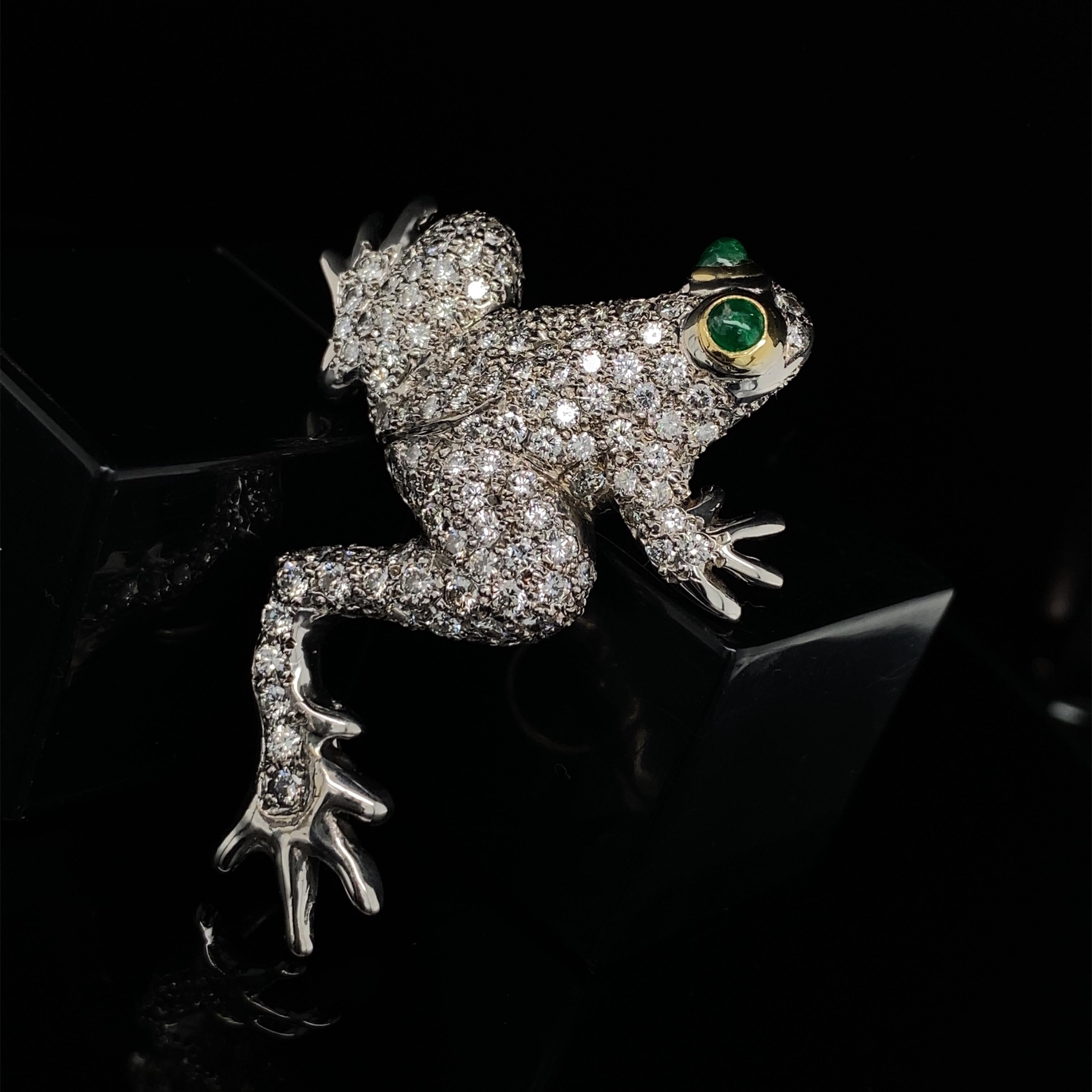 Brilliant Cut 2.5 Carat Pavé Diamond Frog Pendant in White Gold on Chrome Diopside Bead Chain For Sale