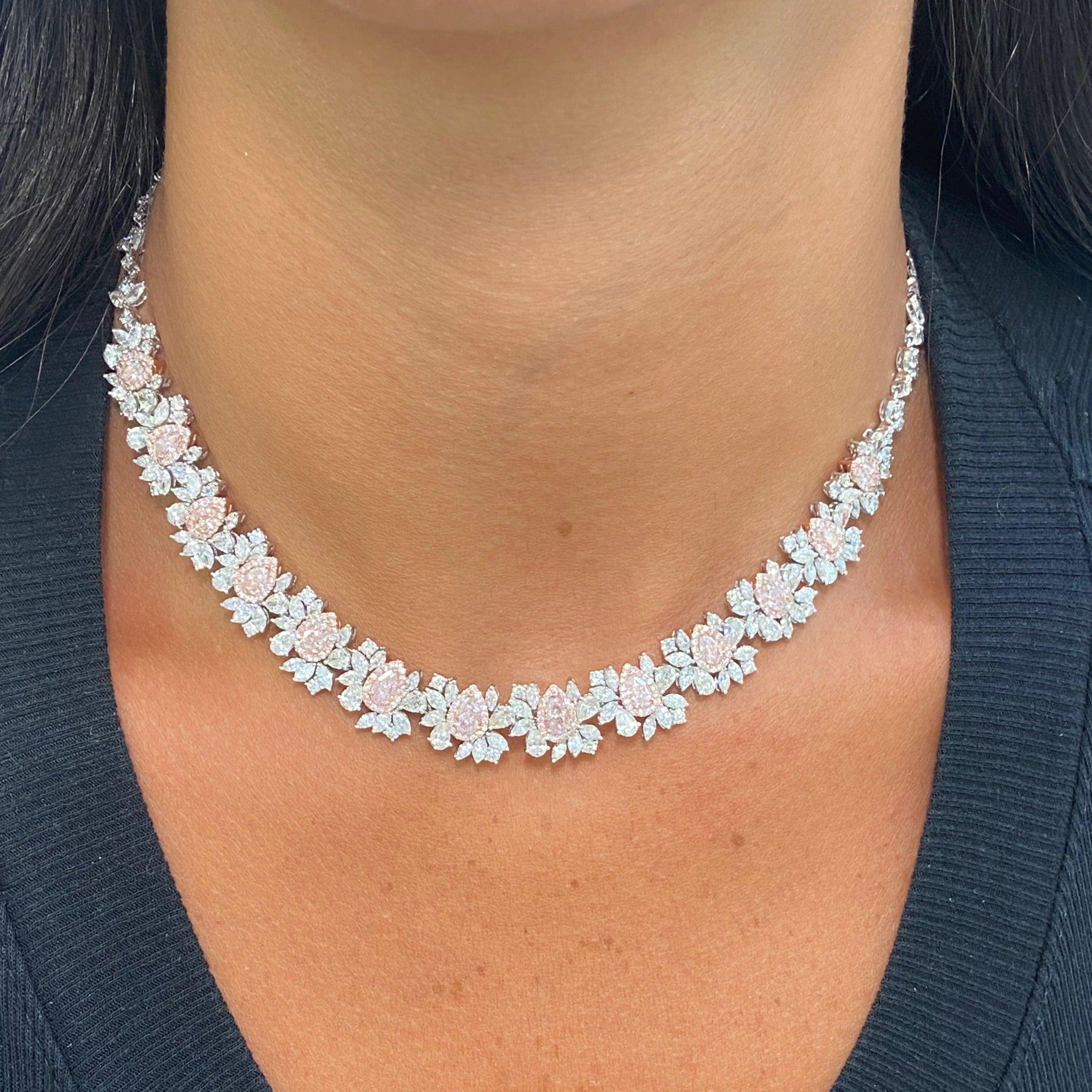 25 Karat Rosa und Weißer Diamant-Halskette (Tropfenschliff)
