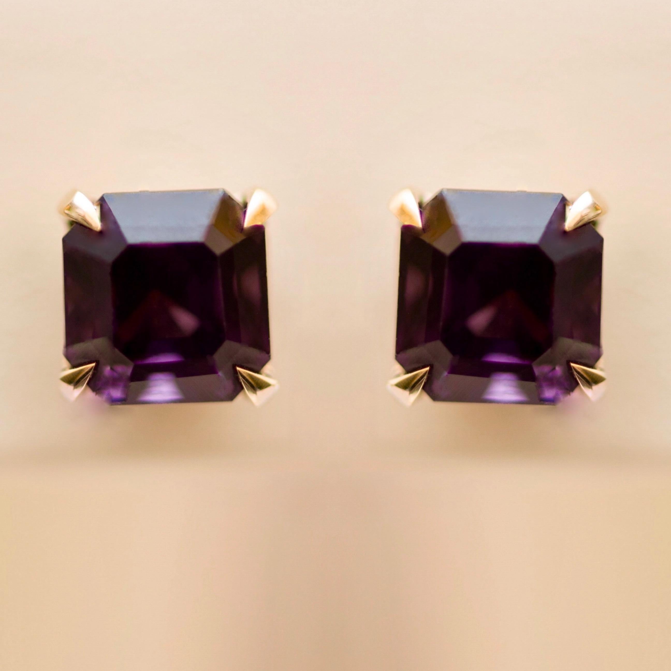 Spinel is a gorgeous mineral with many different colors.
All these colors are very nice, the main idea is too choose the color you like.
We love purple shades in spinel.
This yellow gold stud earrings with two purple spinels will become
your
