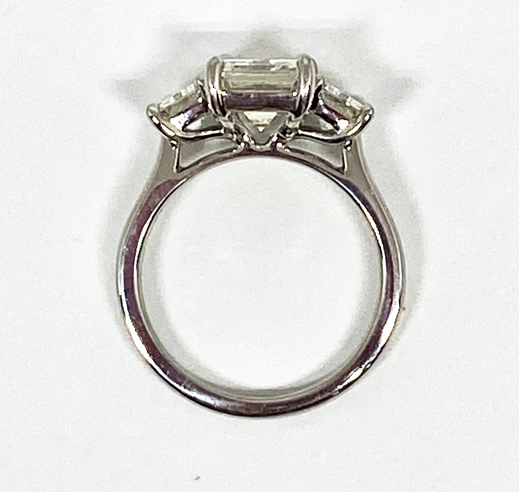 2.5 carat round engagement ring