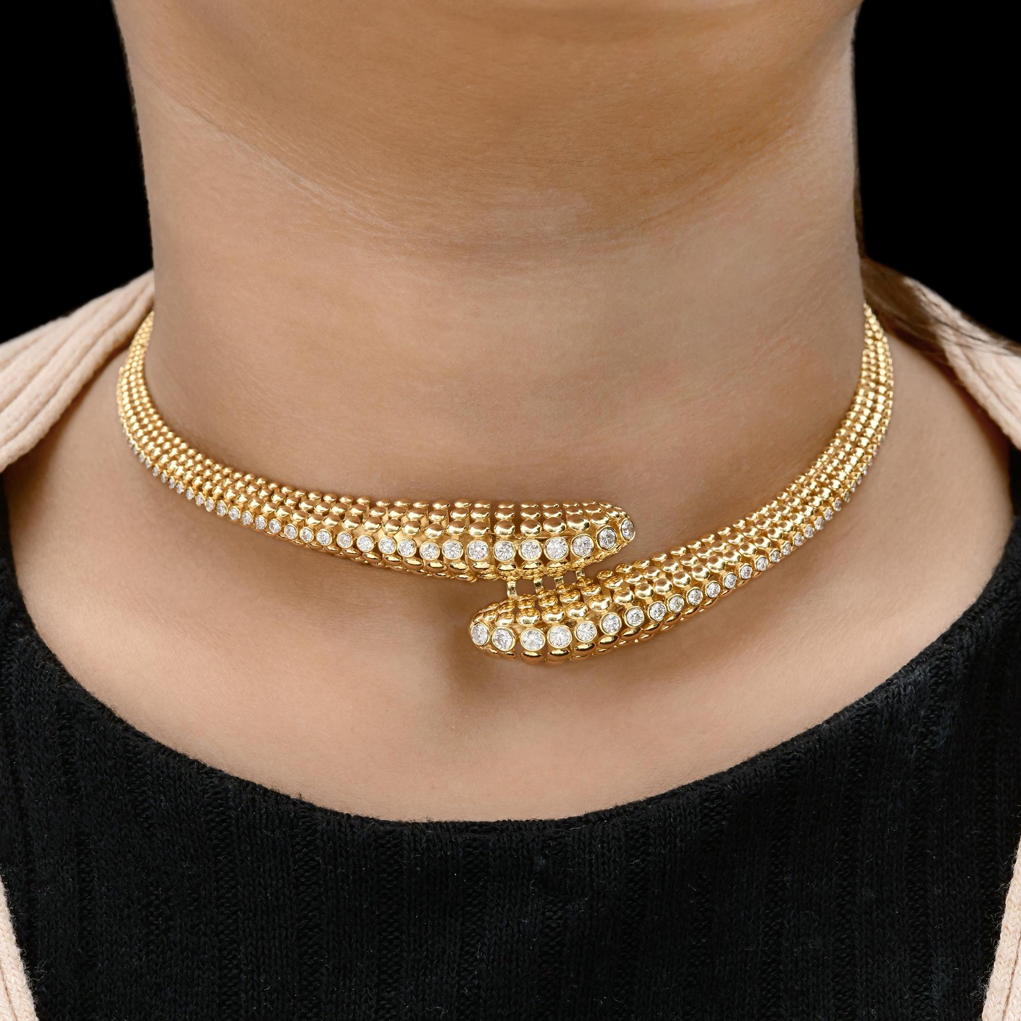 Modern 2.5 Carat SI/H Diamond Snake Design Choker Necklace 18 Karat Yellow Gold Jewelry For Sale