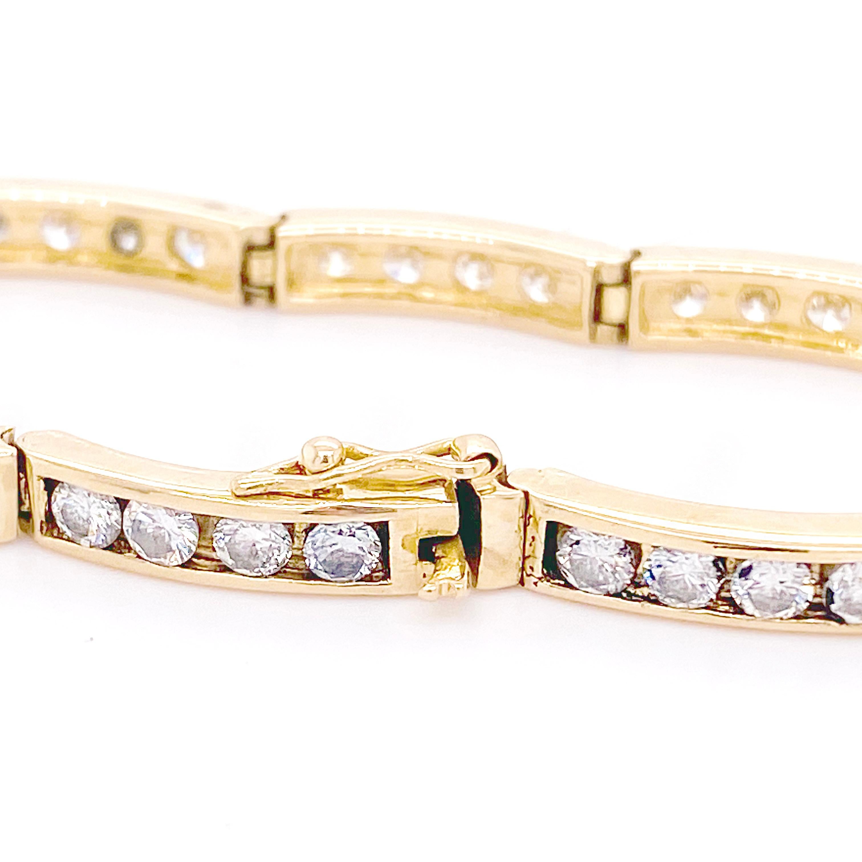 Taille ronde Bracelet tennis à cannelures courbes en diamants de 2,50 carats, bracelet ligne Riviera en vente