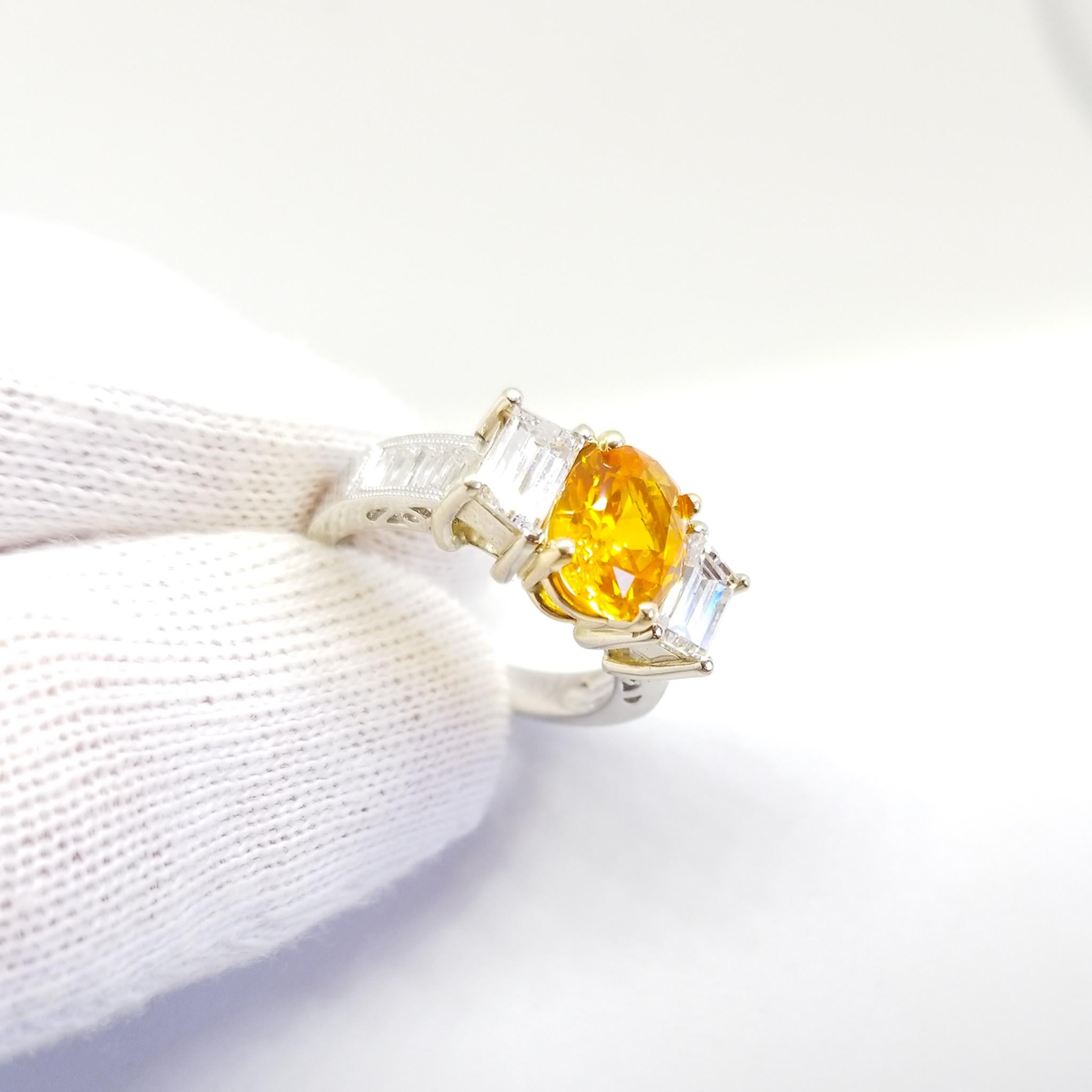Zafiro vivo de 2,5 quilates Anillo de diamantes baguette trapezoidal de 1,5 quilates Platino 18KY en venta 7