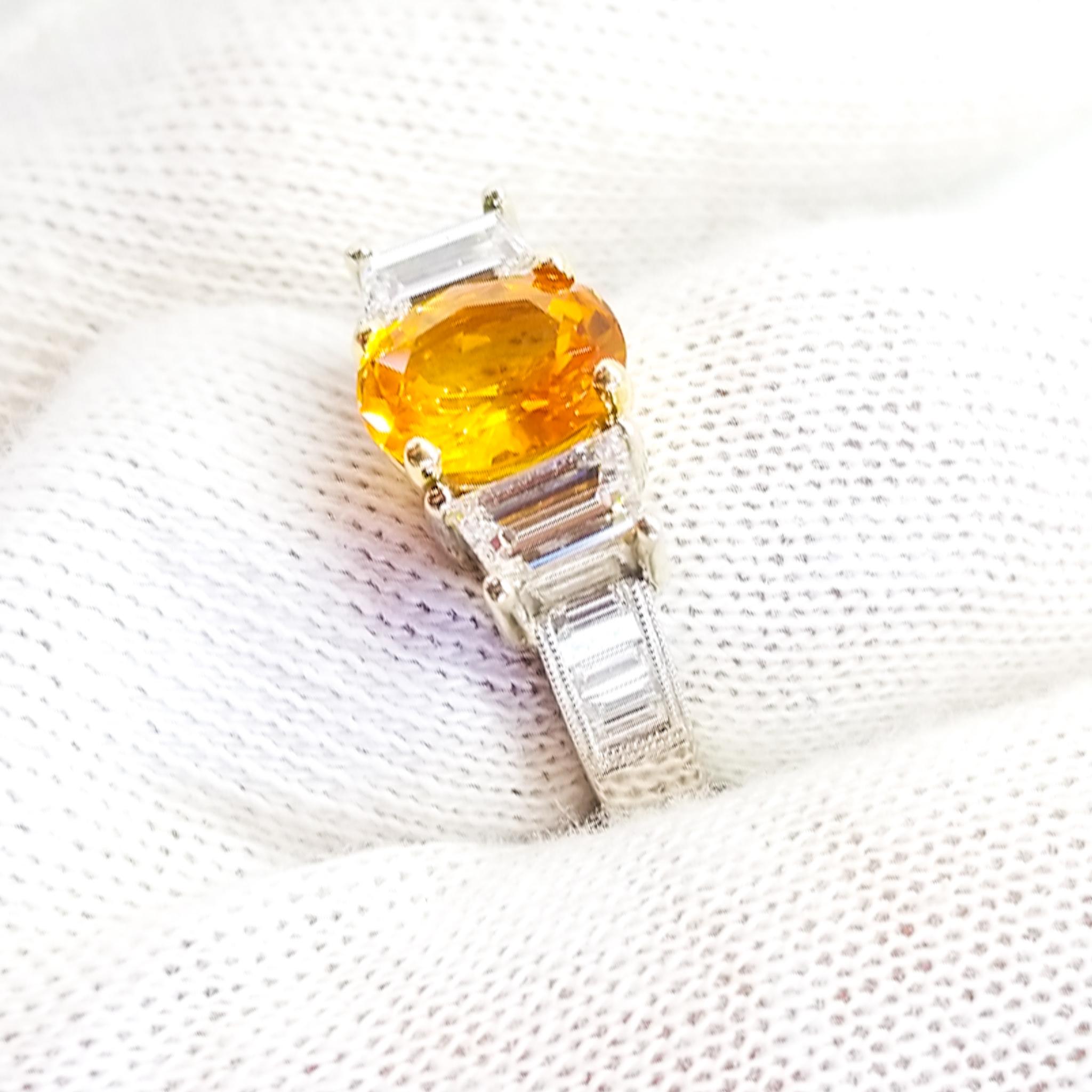 Zafiro vivo de 2,5 quilates Anillo de diamantes baguette trapezoidal de 1,5 quilates Platino 18KY en venta 11