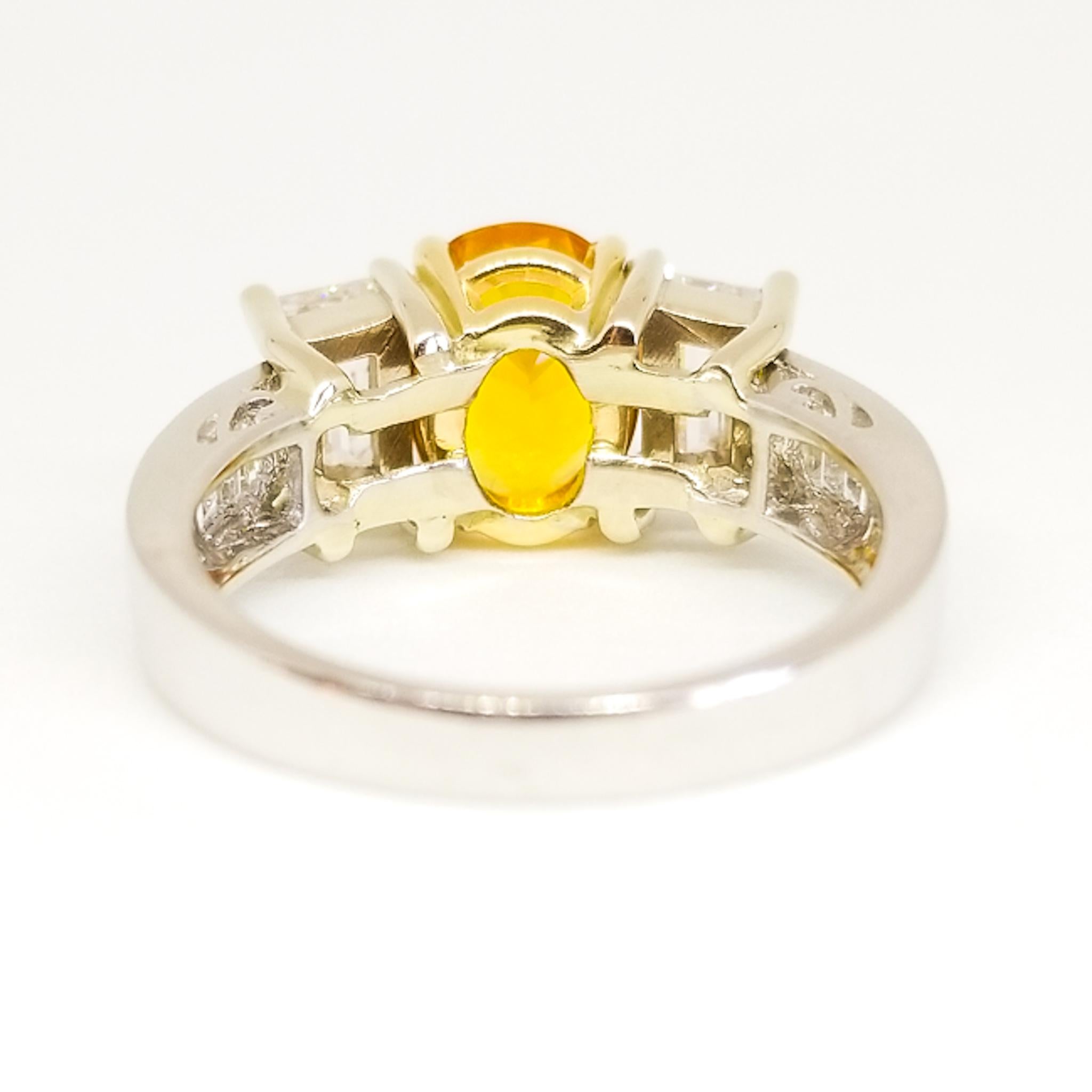 De las mujeres Zafiro vivo de 2,5 quilates Anillo de diamantes baguette trapezoidal de 1,5 quilates Platino 18KY en venta