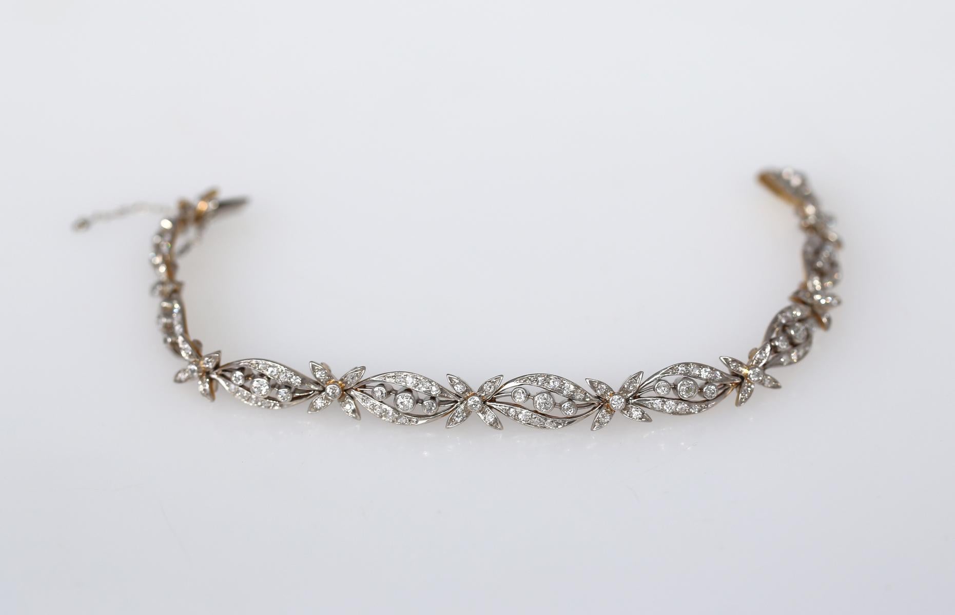 2.5 Carats Diamond Old Mine Bracelet, 1930 In Fair Condition In Herzelia, Tel Aviv