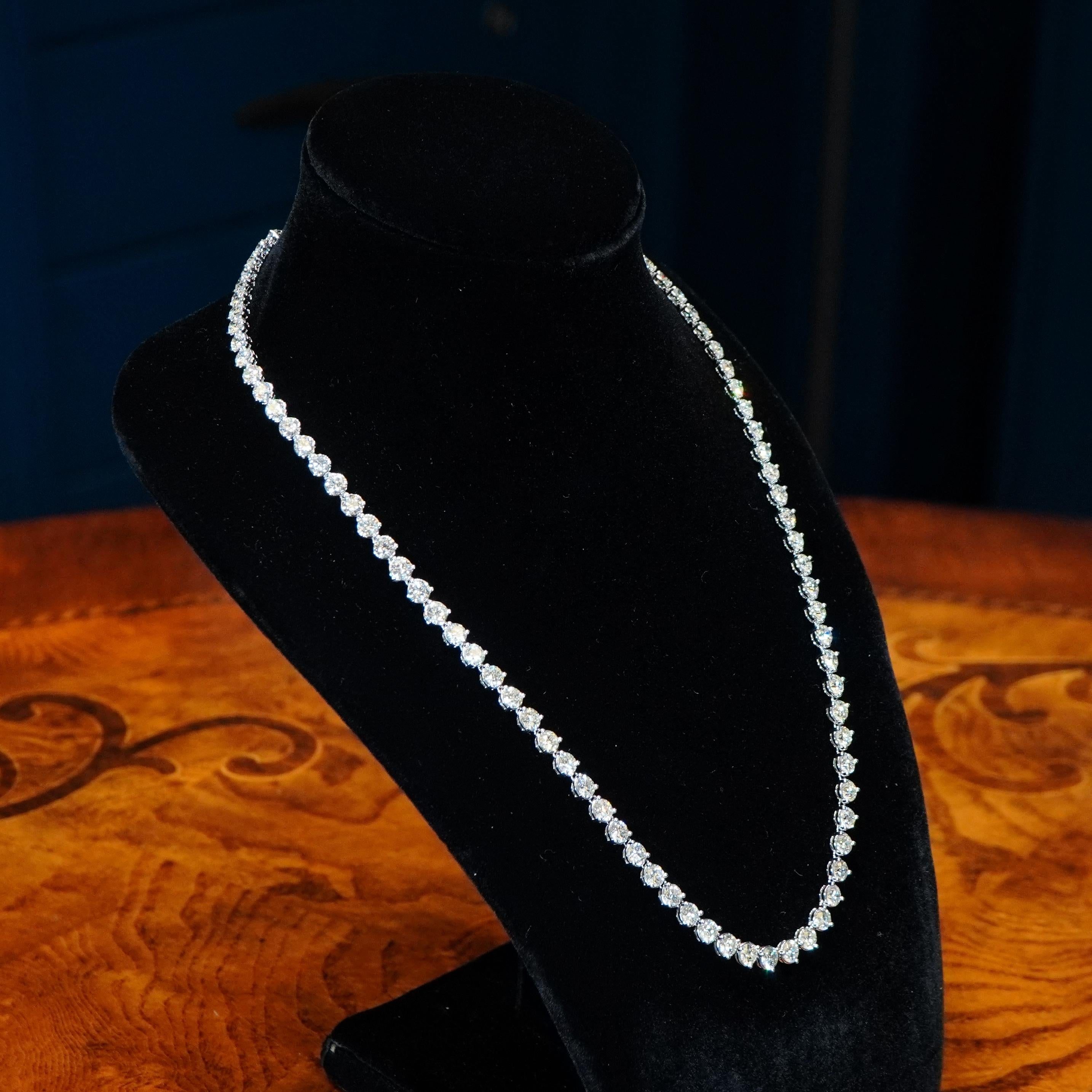 25 Quilates de Brillo Inigualable: Un Collar de Tenis Intemporal Color H Vs SI Art Nouveau en venta