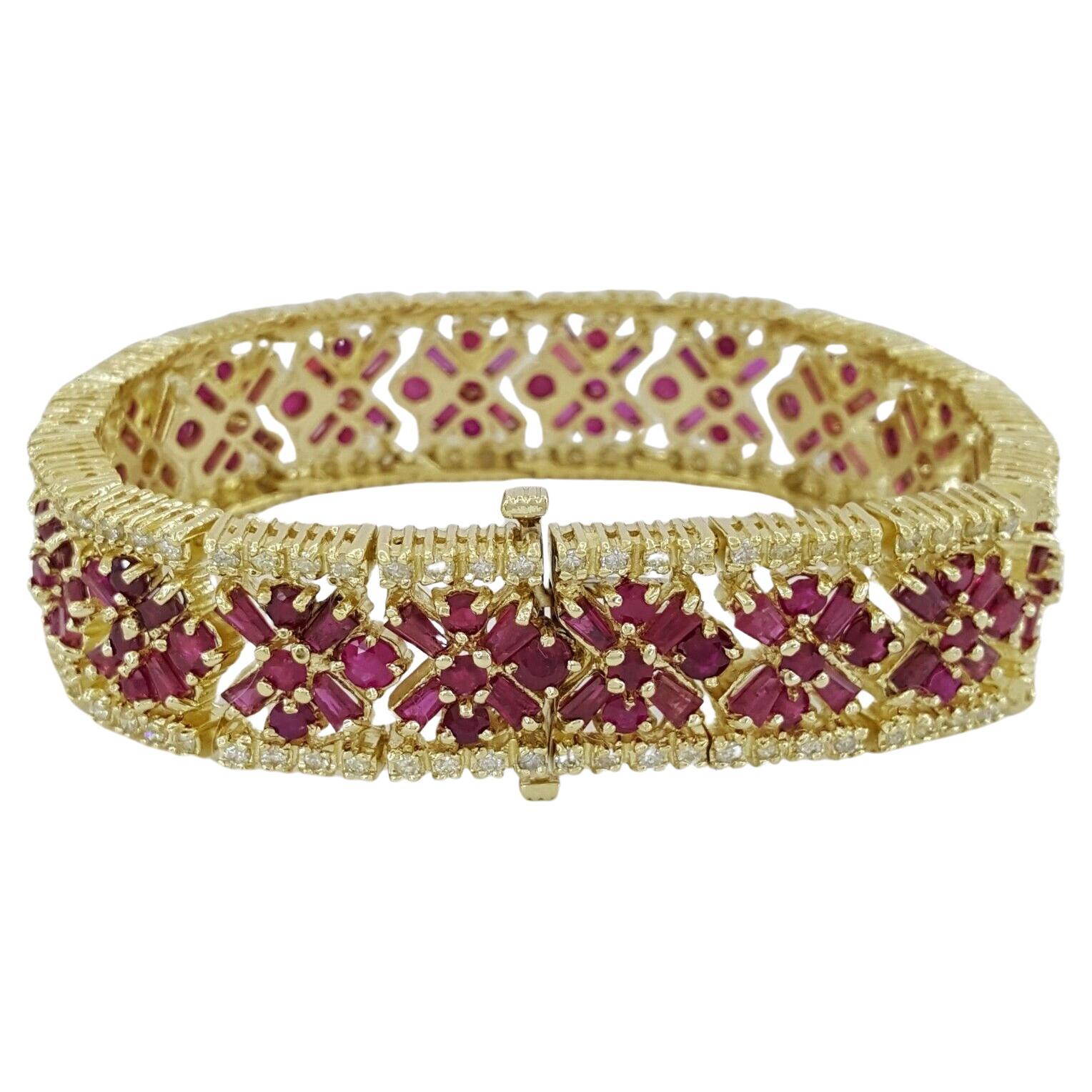 25 carati Diamanti rotondi taglio brillante Rubini Bracciale in vendita