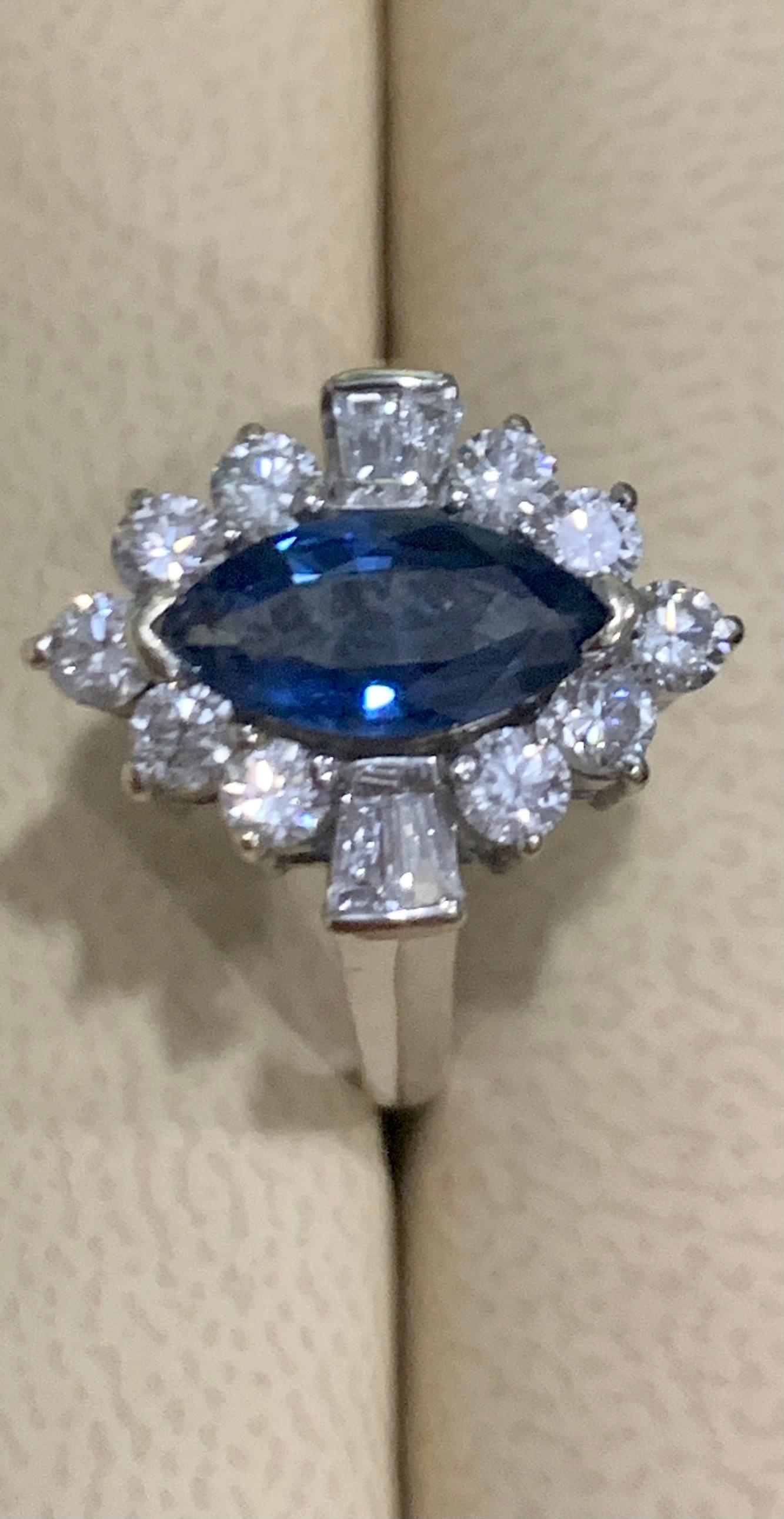 2.5 Ct Blue Sapphire & 1.2Ct Diamond Cocktail Ring in 18 Karat White Gold Estate In Excellent Condition For Sale In New York, NY