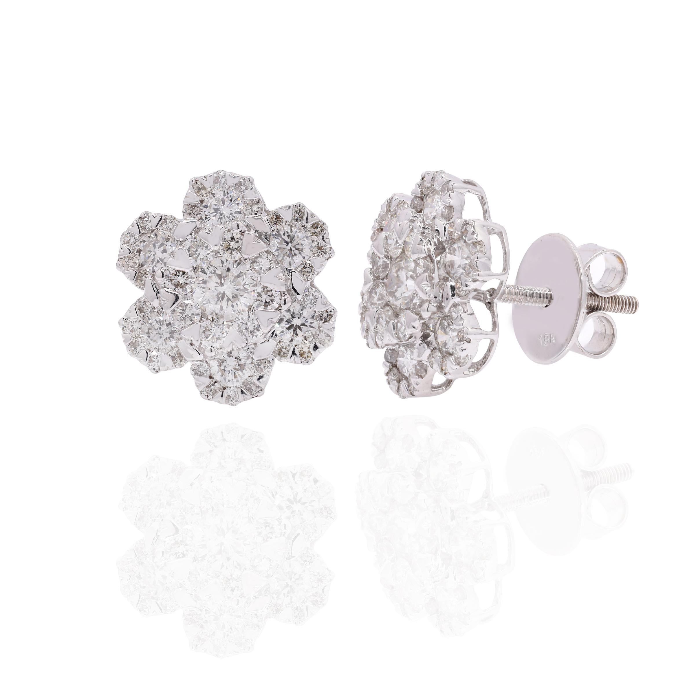 Modern 2.5 Ct Brilliant Diamond Flower Stud Earrings in 18K White Gold, Diamond Studs For Sale