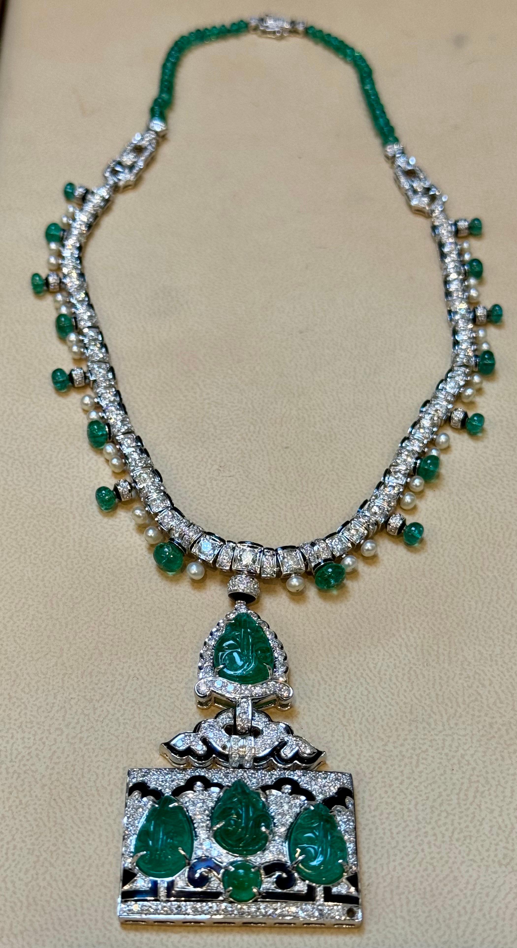 Round Cut 25 Ct Natural Carved Emerald & 10 Ct Diamond Art Deco  18 KW Gold Necklace For Sale