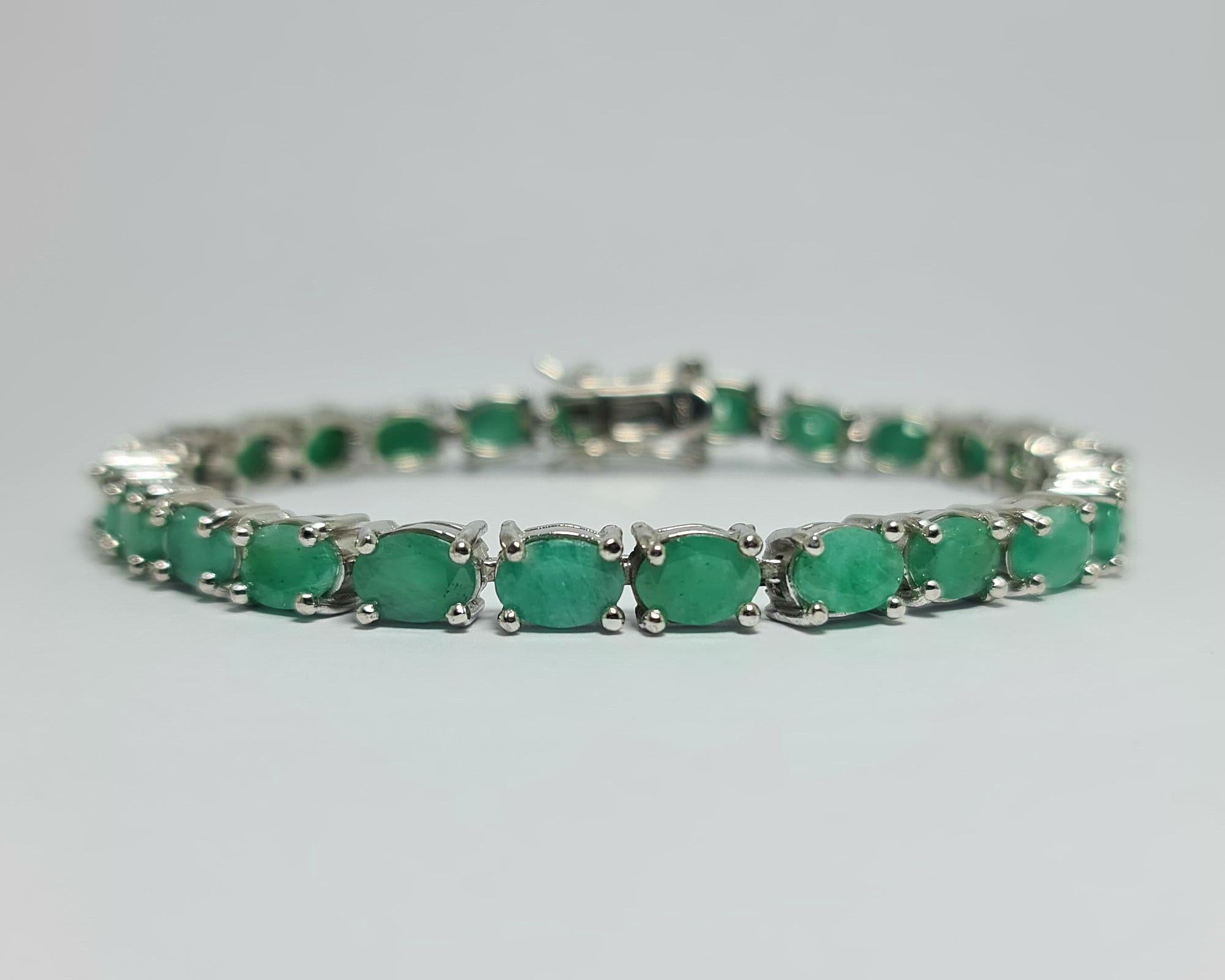 7.5” Natural  25 CTS Natural Emerald Tennis Bracelet set in pure.925 Sterling Silver Rhodium Plated 