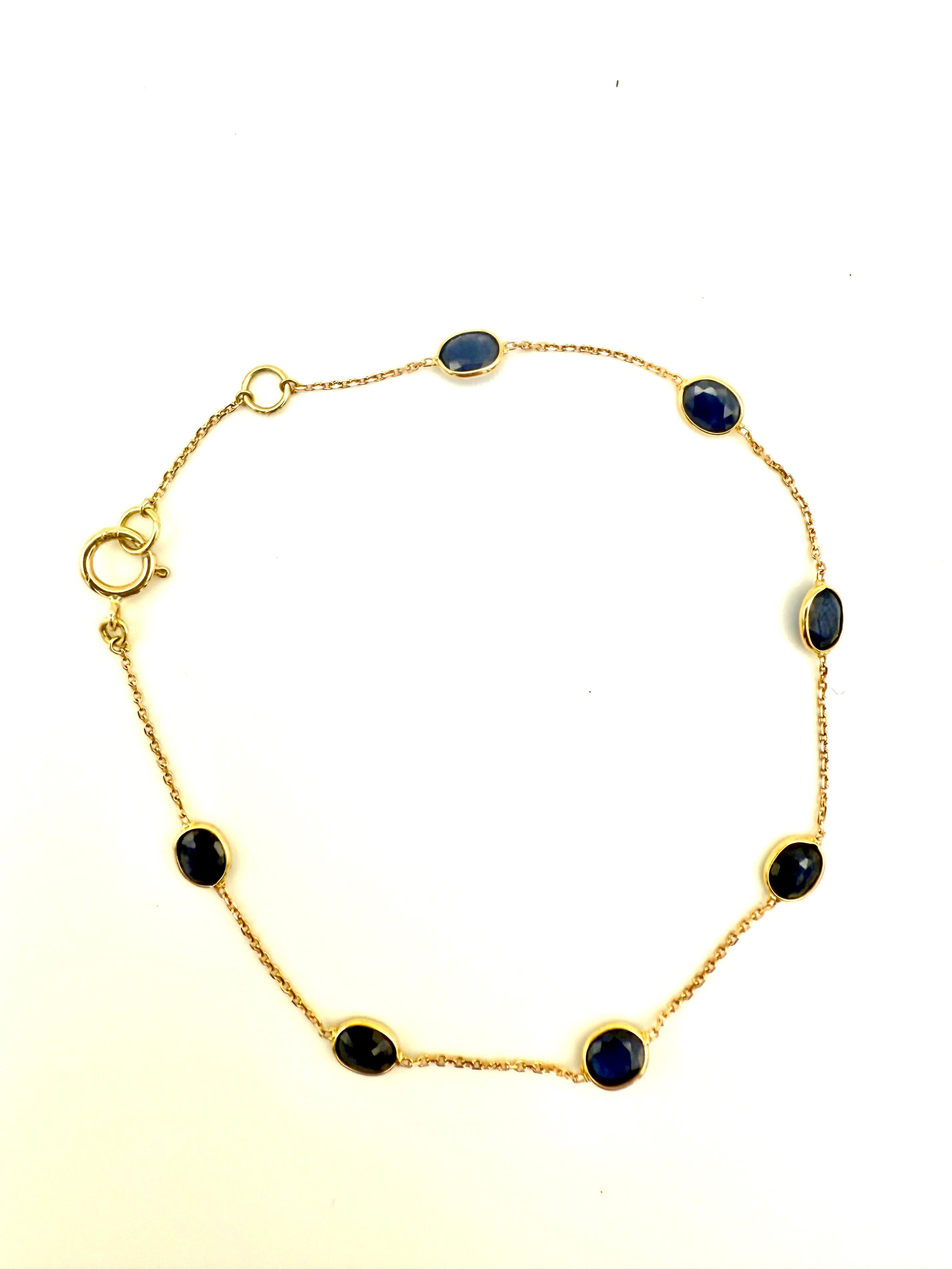 Pulsera apilable de cadena con zafiro azul talla oval de 2,5 qt Oro amarillo de 18 quilates en venta 3