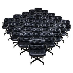 25 Sillones ejecutivos de Charles Pollock para Knoll Piel negra y base de 4 patas