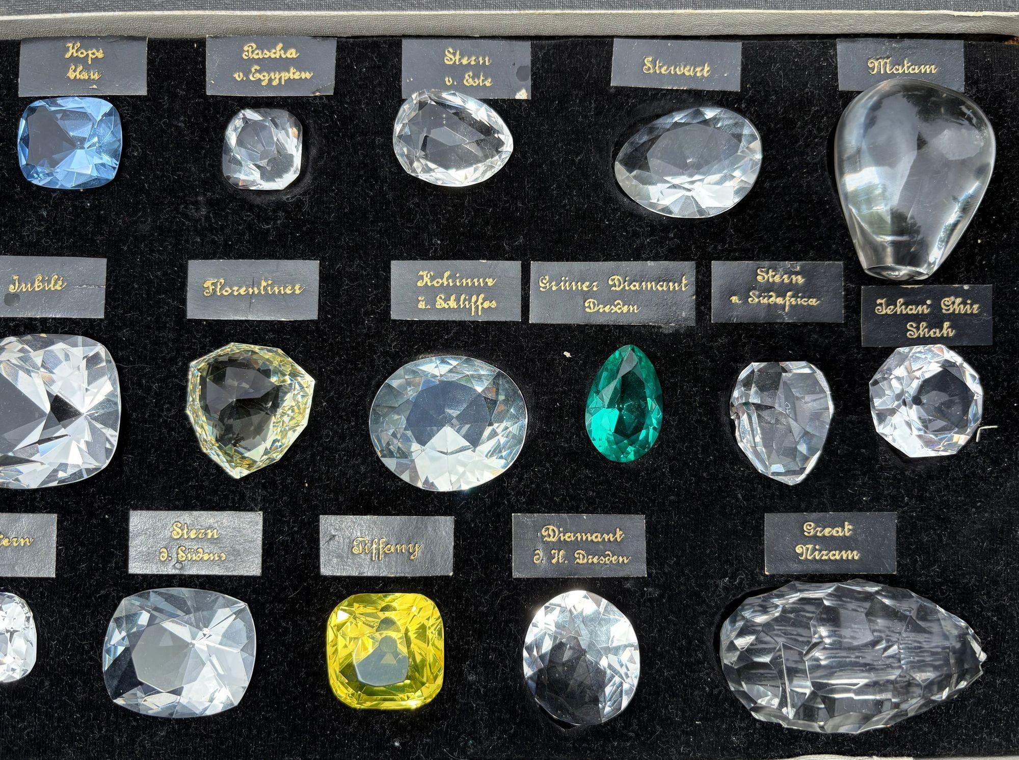25 Glass Reproductions of Historical Diamonds, Leather Pad Case, Sotheby's Prov. For Sale 12
