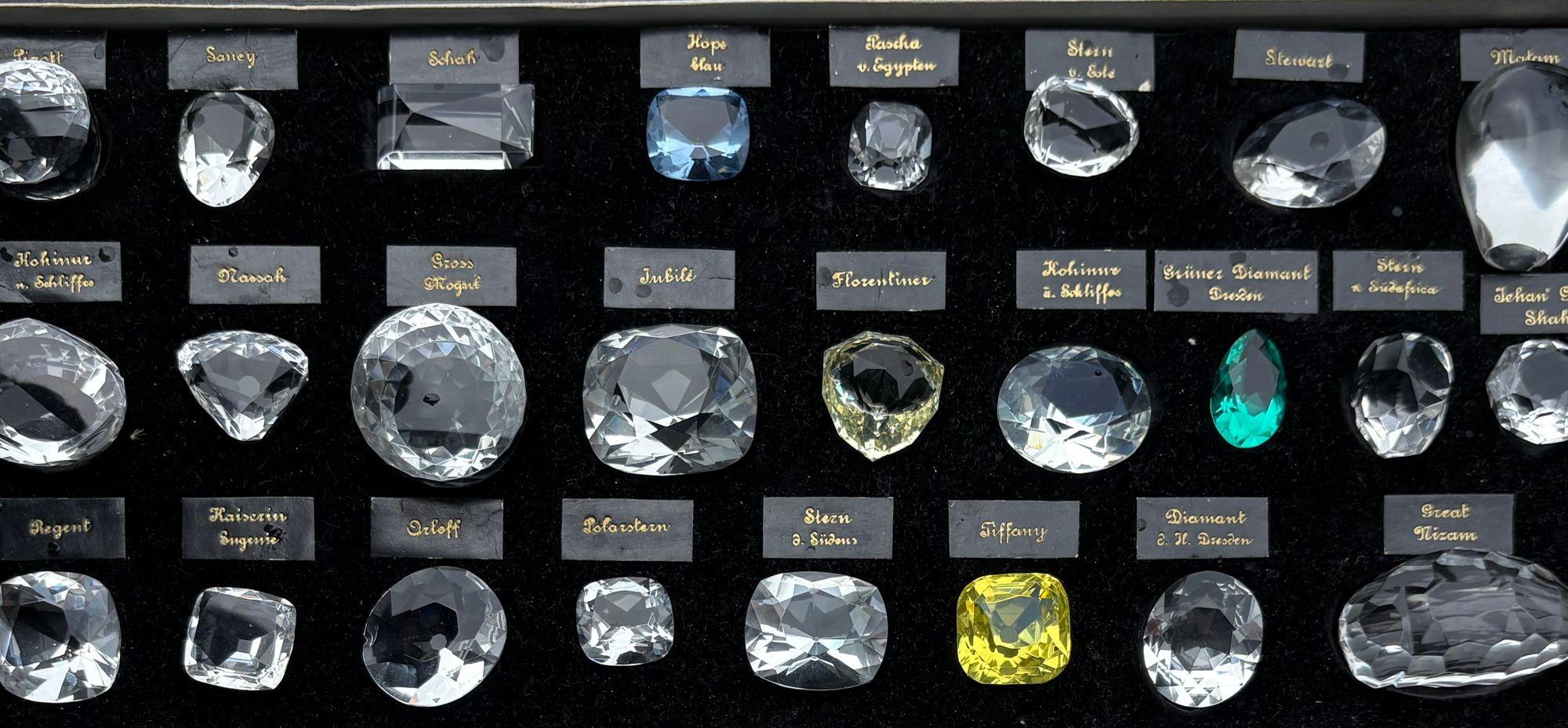 25 Glass Reproductions of Historical Diamonds, Leather Pad Case, Sotheby's Prov. For Sale 2