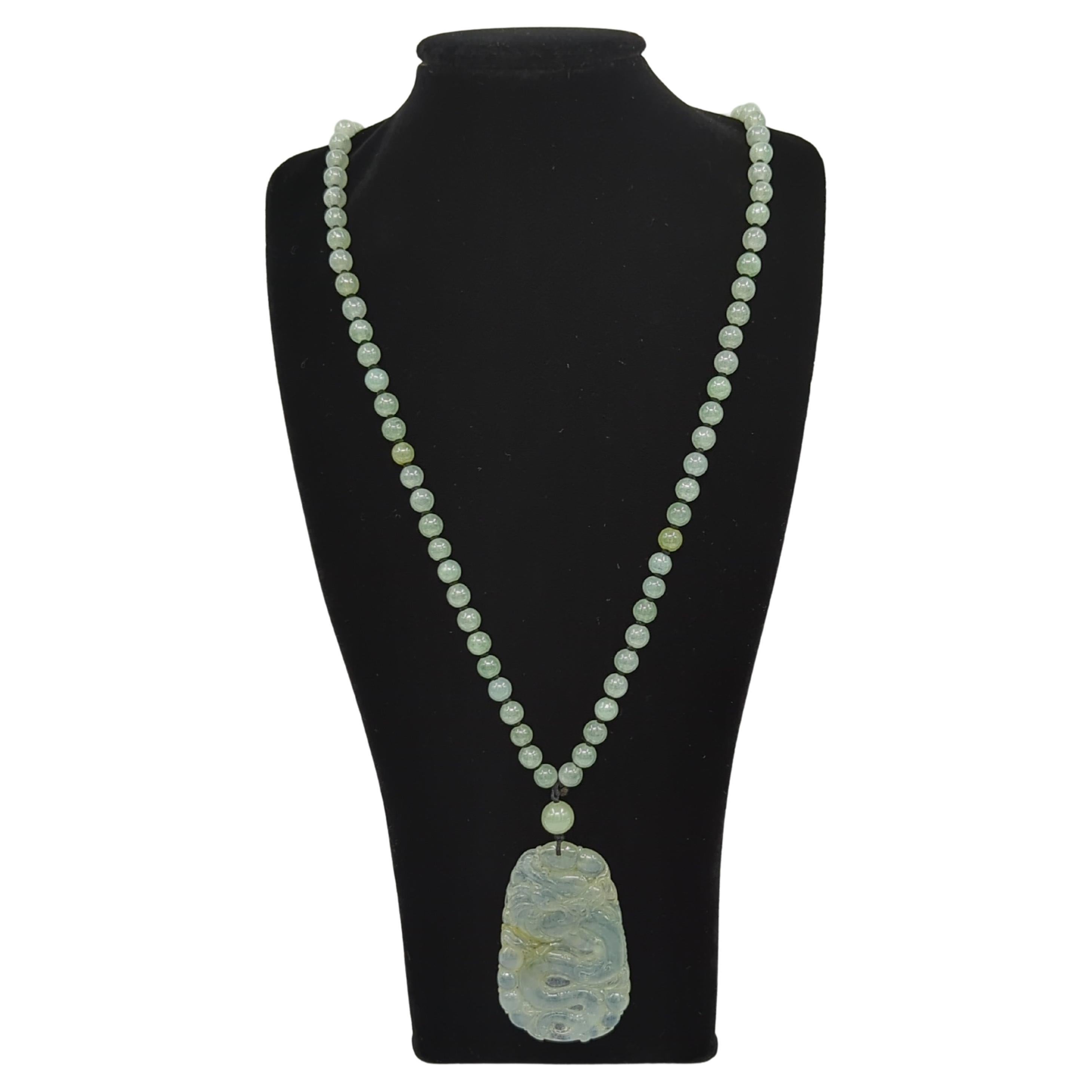 25"  Collier de perles en jadéite glacée avec pendentif dragon sculpté A-Grade en vente