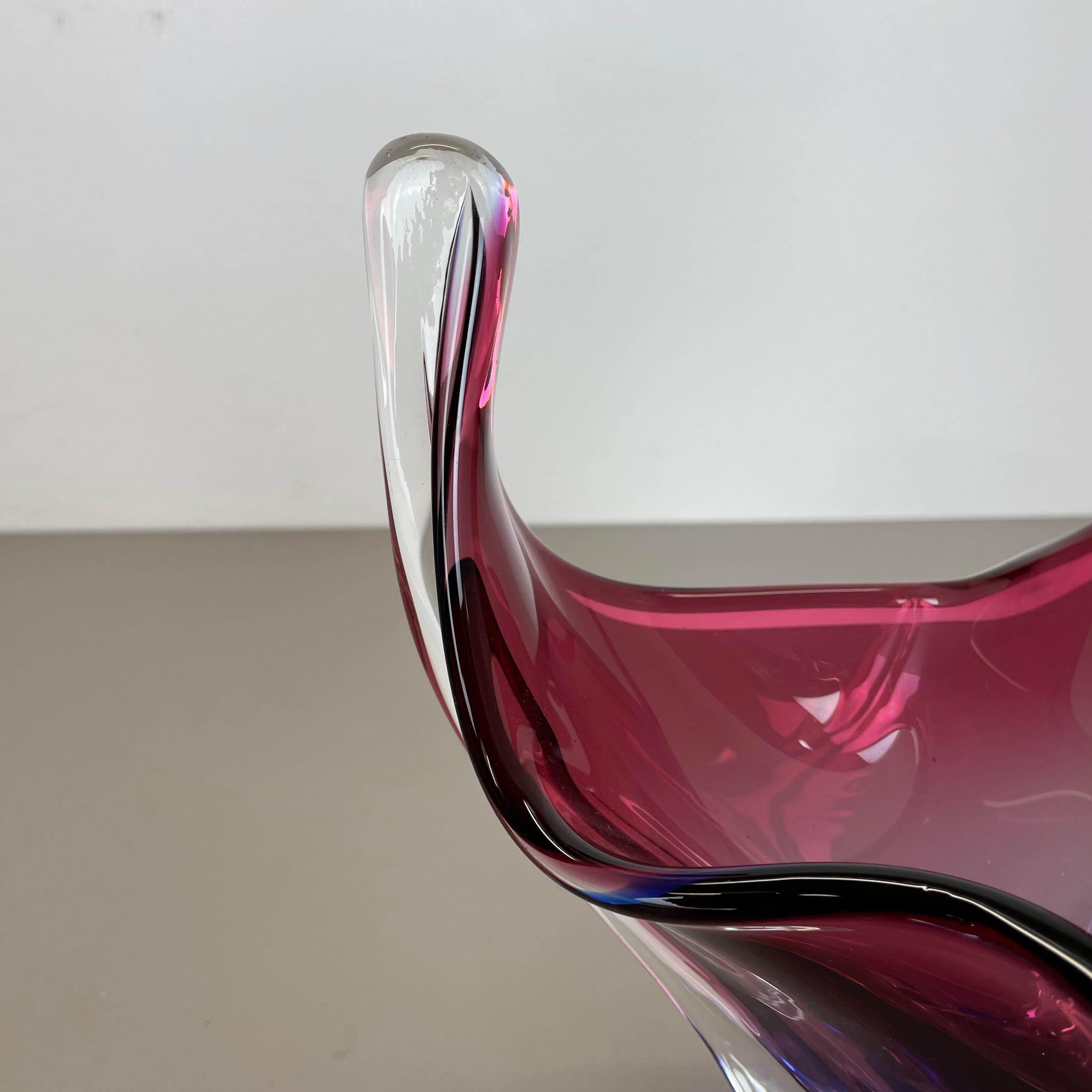 2, 5 Kg Floral Glass Bowl Shell Centerpiece by Fratelli Toso Murano, Italy, 1970s In Good Condition For Sale In Kirchlengern, DE