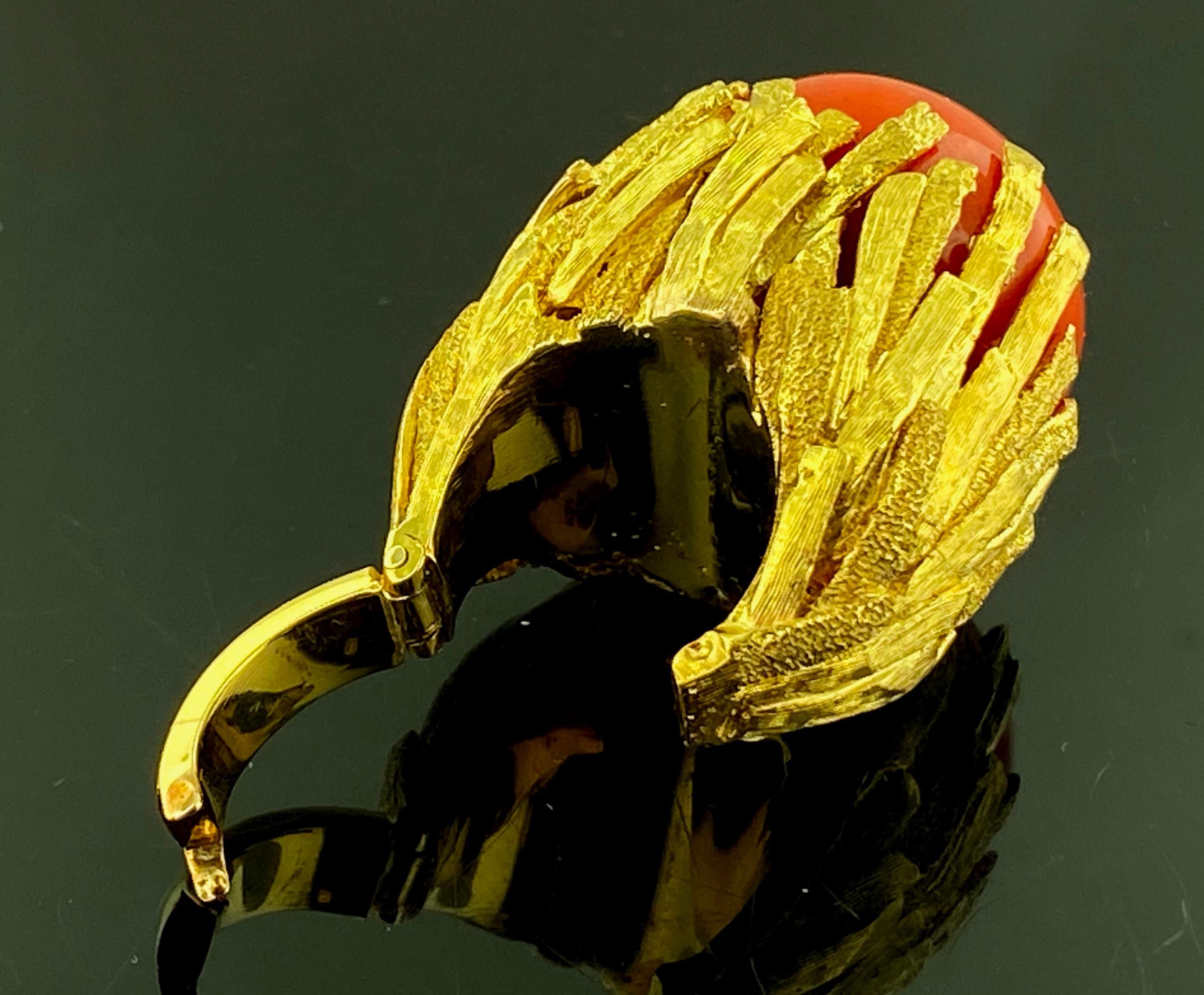 25 MM Cabochon Red Oxblood Coral & Yellow Gold Ring In Excellent Condition For Sale In Palm Desert, CA