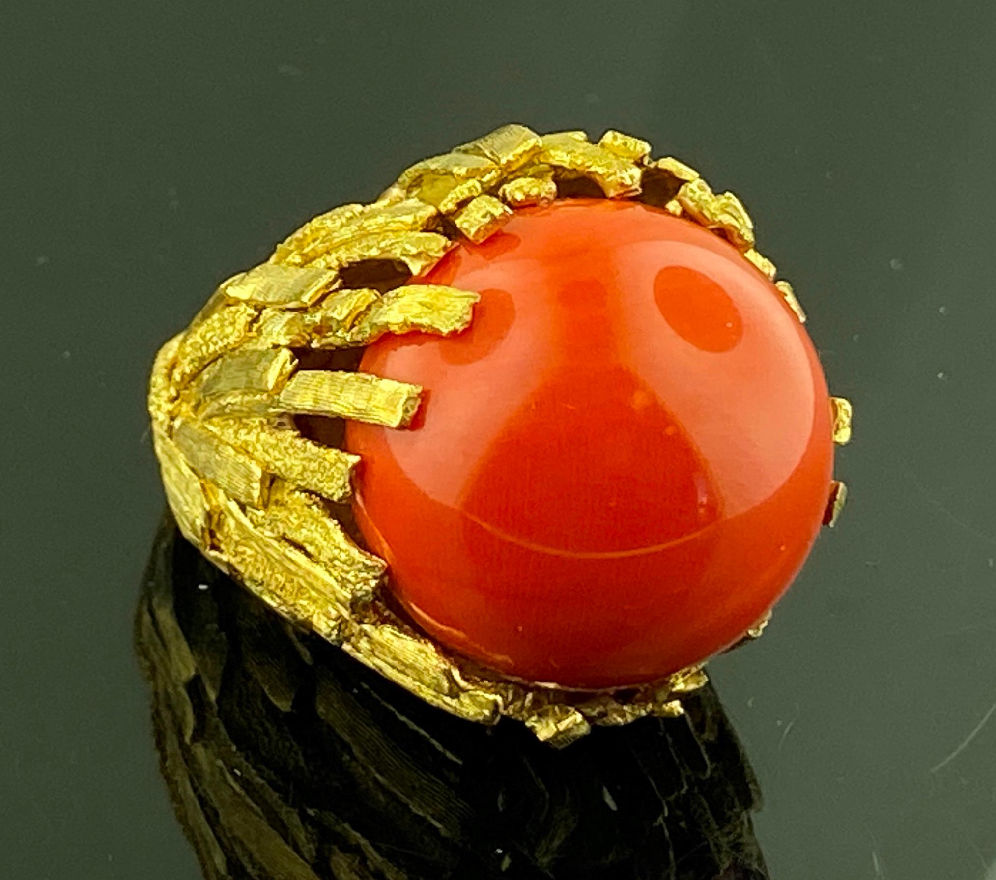25 MM Cabochon Red Oxblood Coral & Yellow Gold Ring For Sale 2