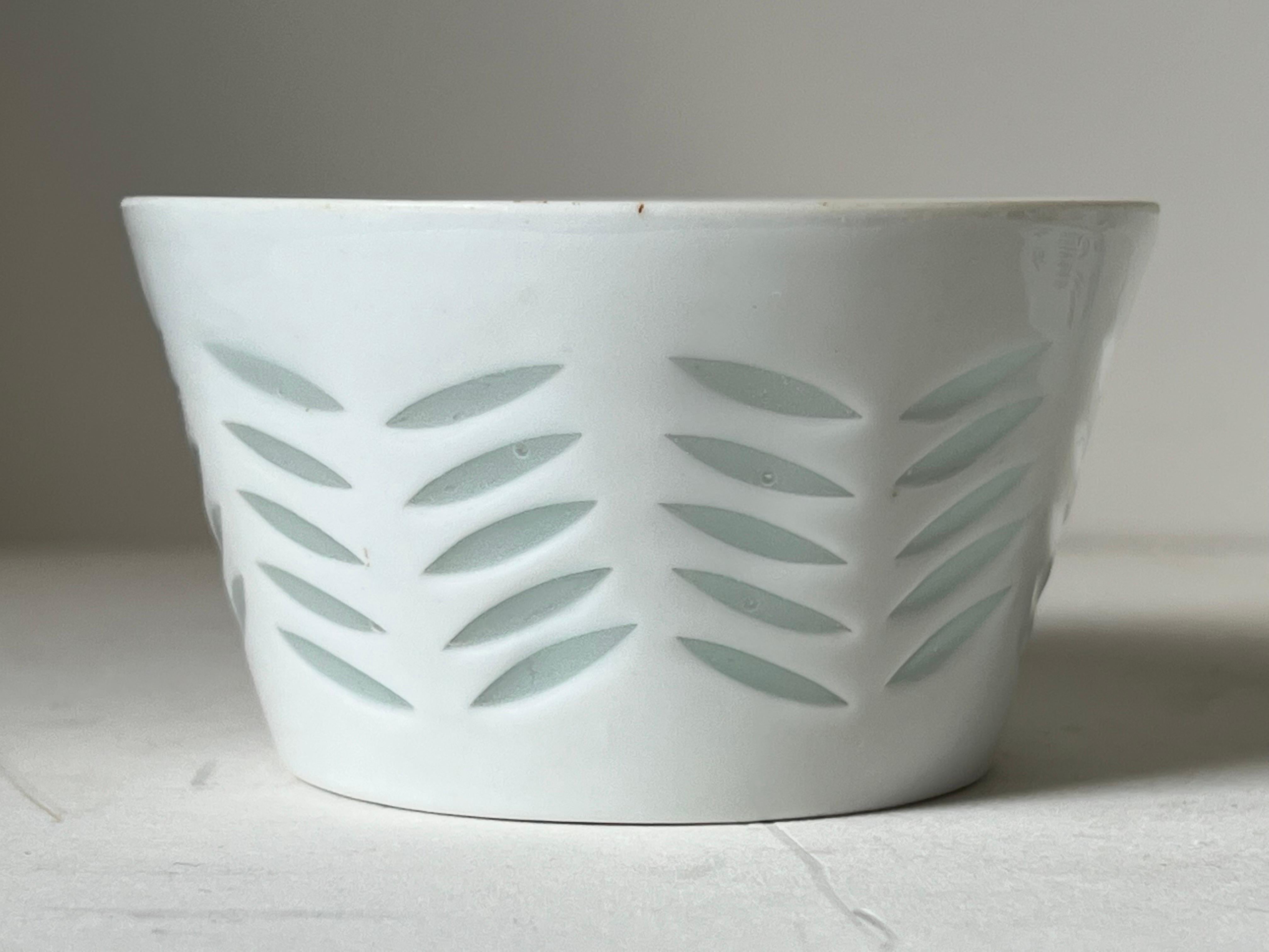 25 Piece Rice Porcelain Friedl Holzer-Kjellberg Coffee Set for Arabia For Sale 4