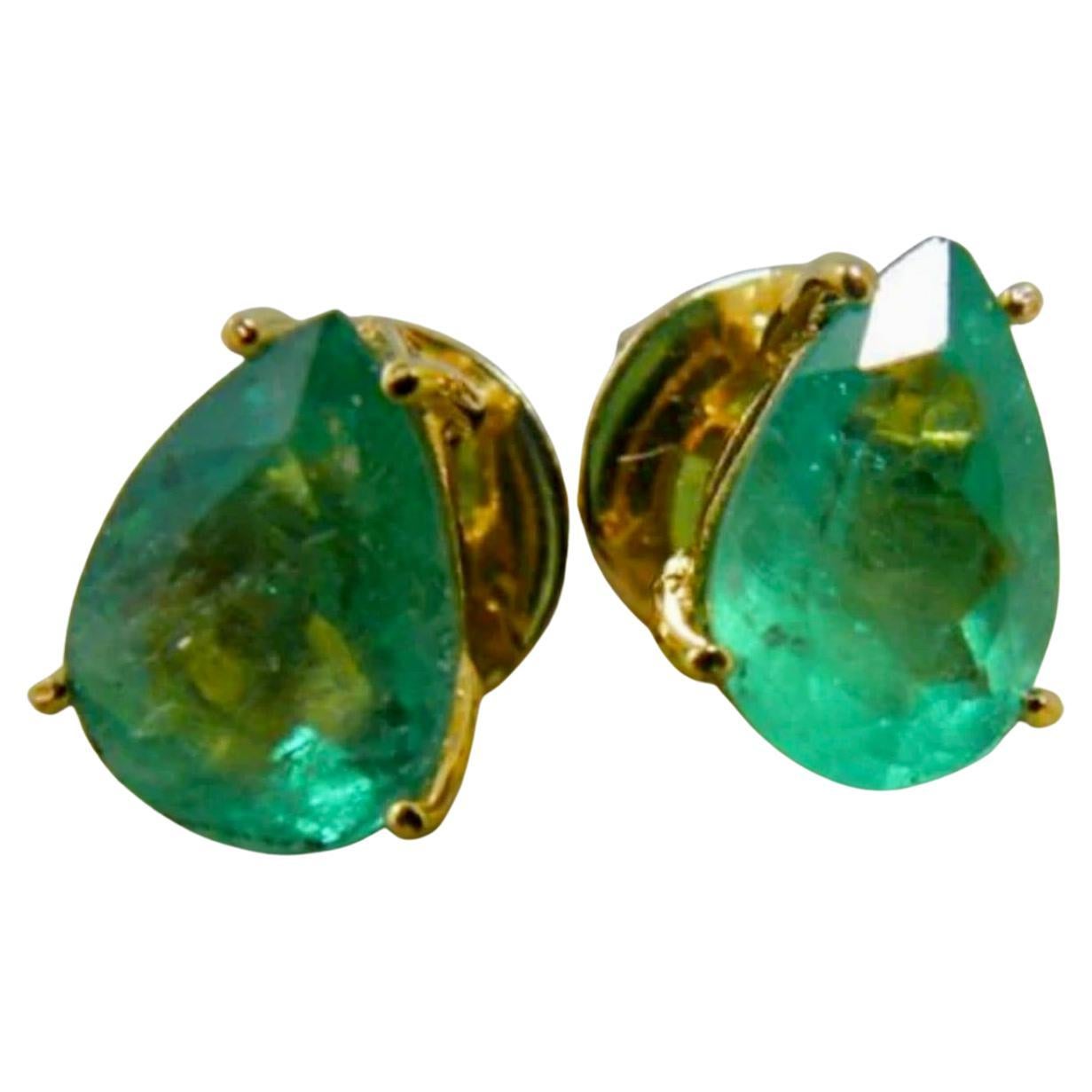 2.50 Carat 100% Natural Colombian Emerald Stud Earrings 18k Gold For Sale