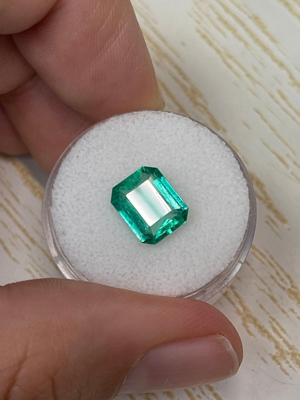 Taglio smeraldo Smeraldo colombiano verde chiaro da 2,50 carati 10x8 Spready - Taglio classico maggio in vendita