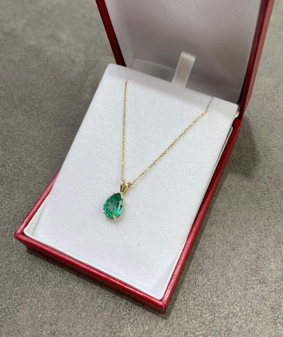 2.50-Carat 14K Emerald Pear Cut Solitaire Gold Pendant Prong Set In New Condition For Sale In Jupiter, FL