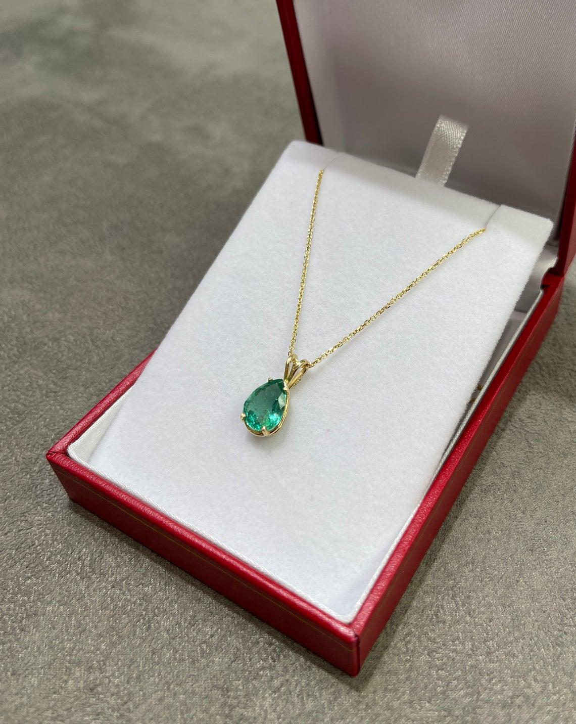 Women's 2.50-Carat 14K Emerald Pear Cut Solitaire Gold Pendant Prong Set For Sale