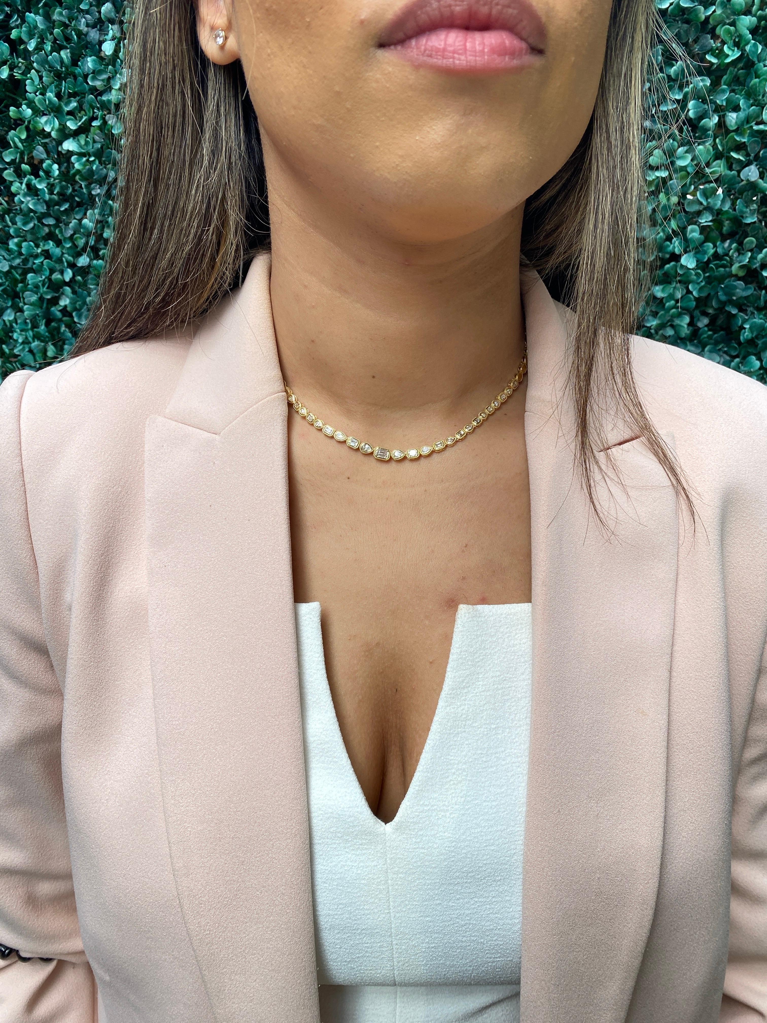 Collana tennis con diamanti incastonati a forma di pera e smeraldo alternati da 2,50 carati in vendita 8
