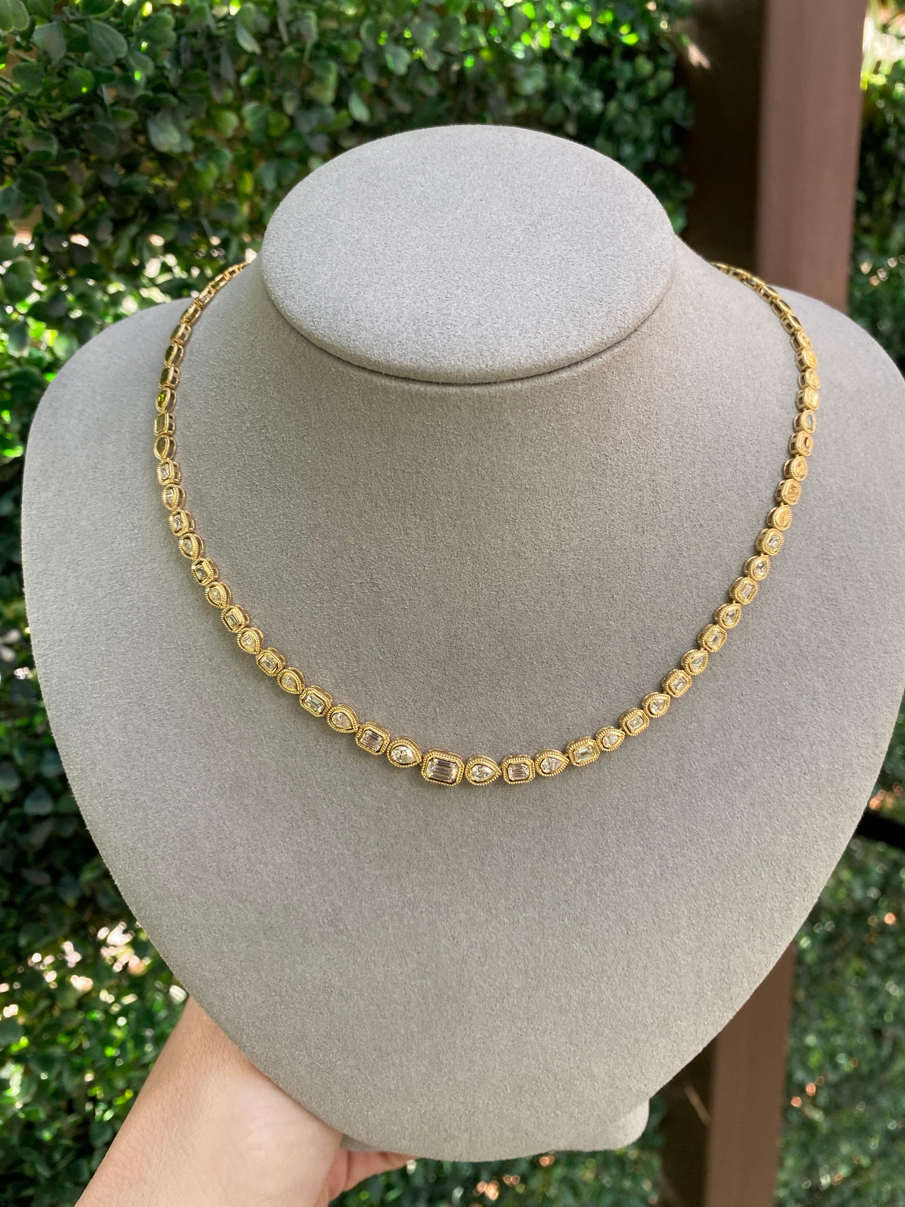 Collana tennis con diamanti incastonati a forma di pera e smeraldo alternati da 2,50 carati in vendita 10