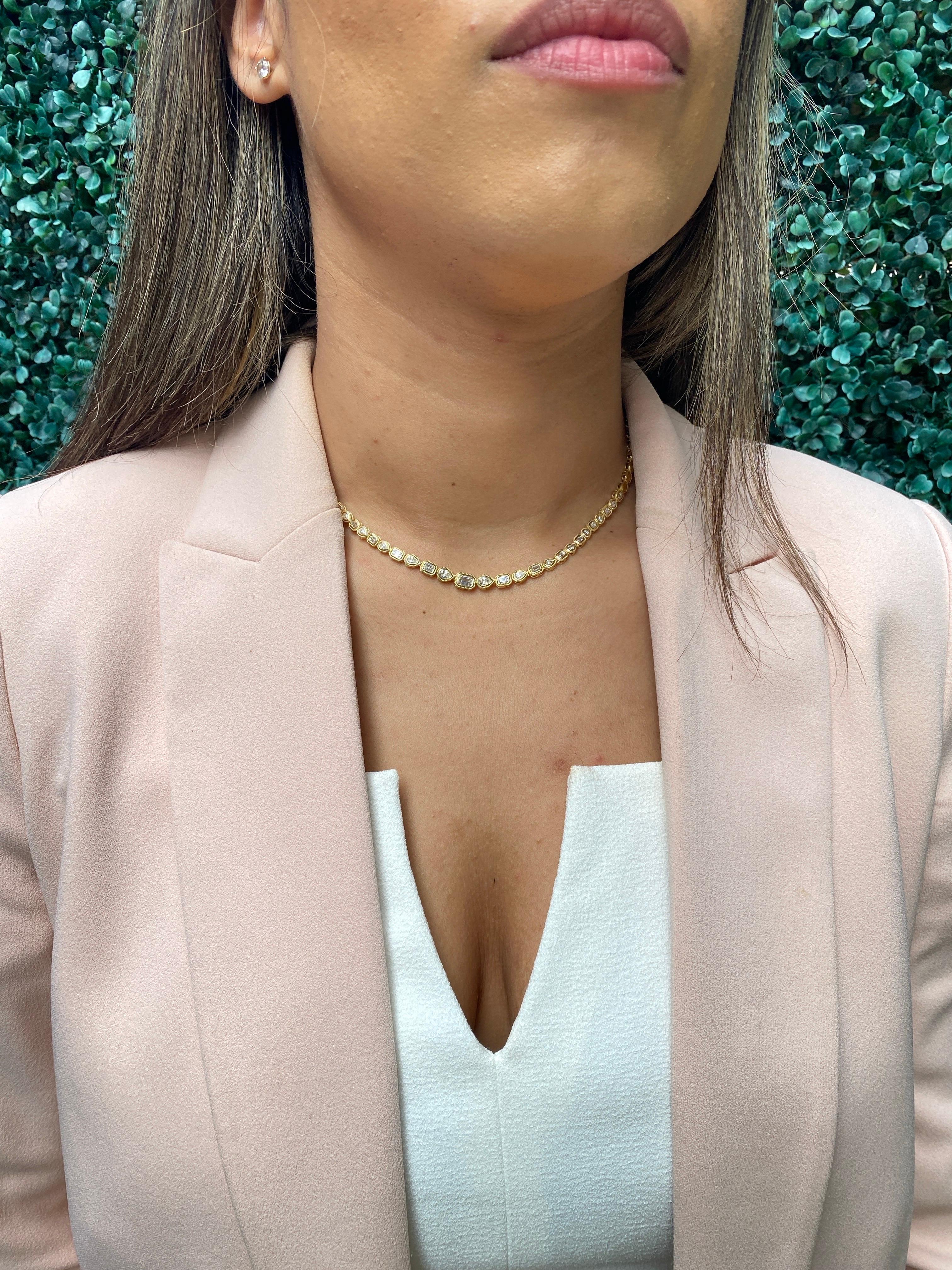 Collana tennis con diamanti incastonati a forma di pera e smeraldo alternati da 2,50 carati in vendita 11
