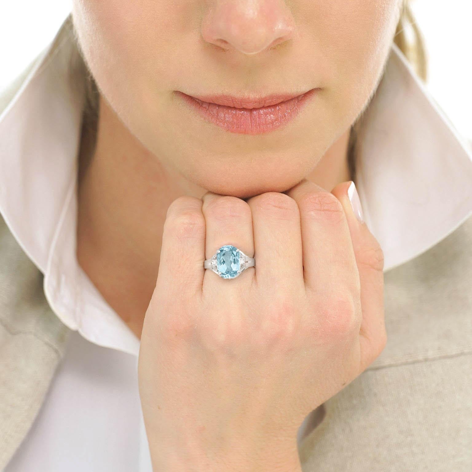 2.50 Carat Aquamarine and Diamond Platinum Ring In Excellent Condition In Litchfield, CT