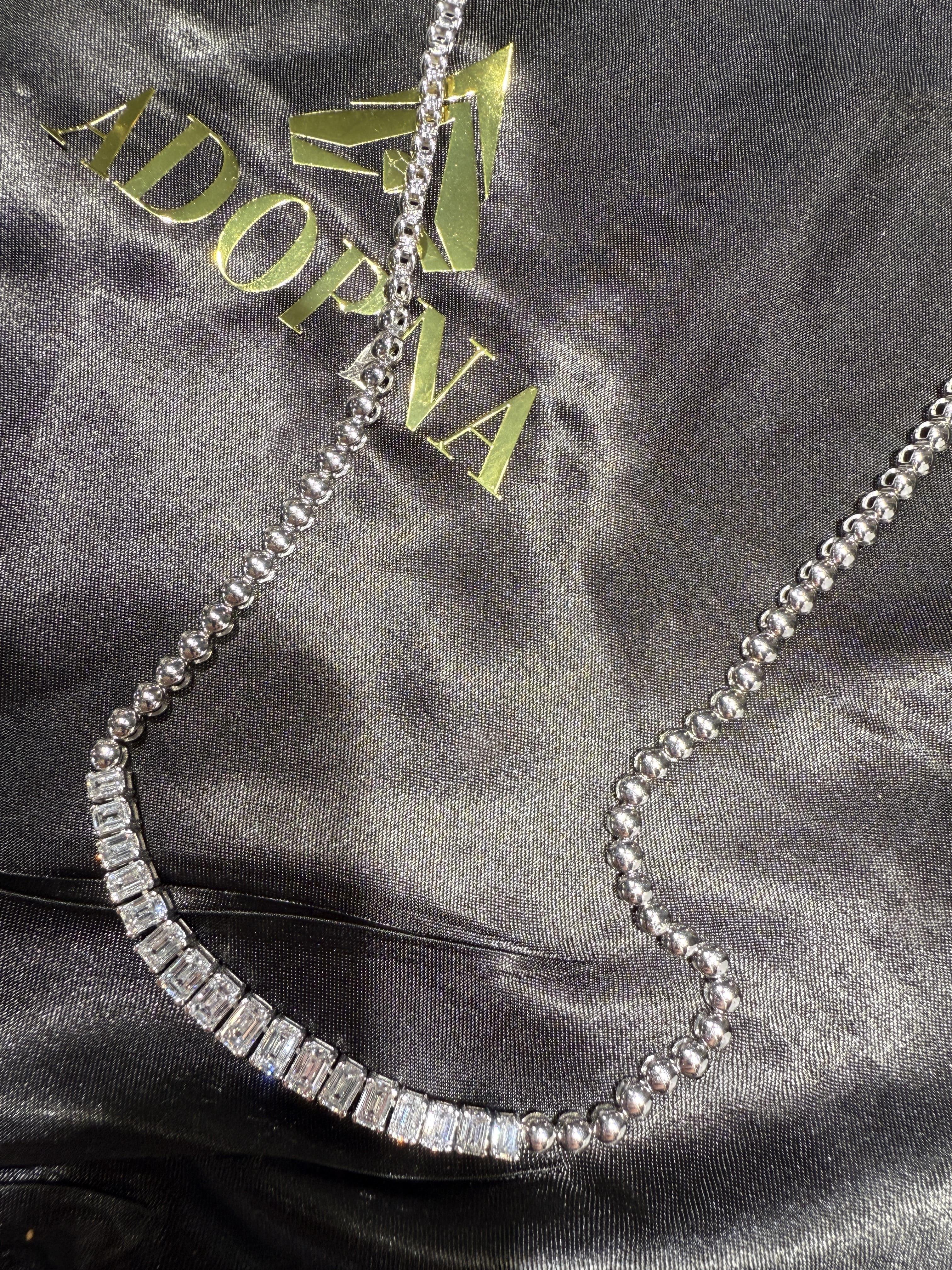 Modern 2.50 Carat Baguette 18K Round Chain Statement Necklace For Sale