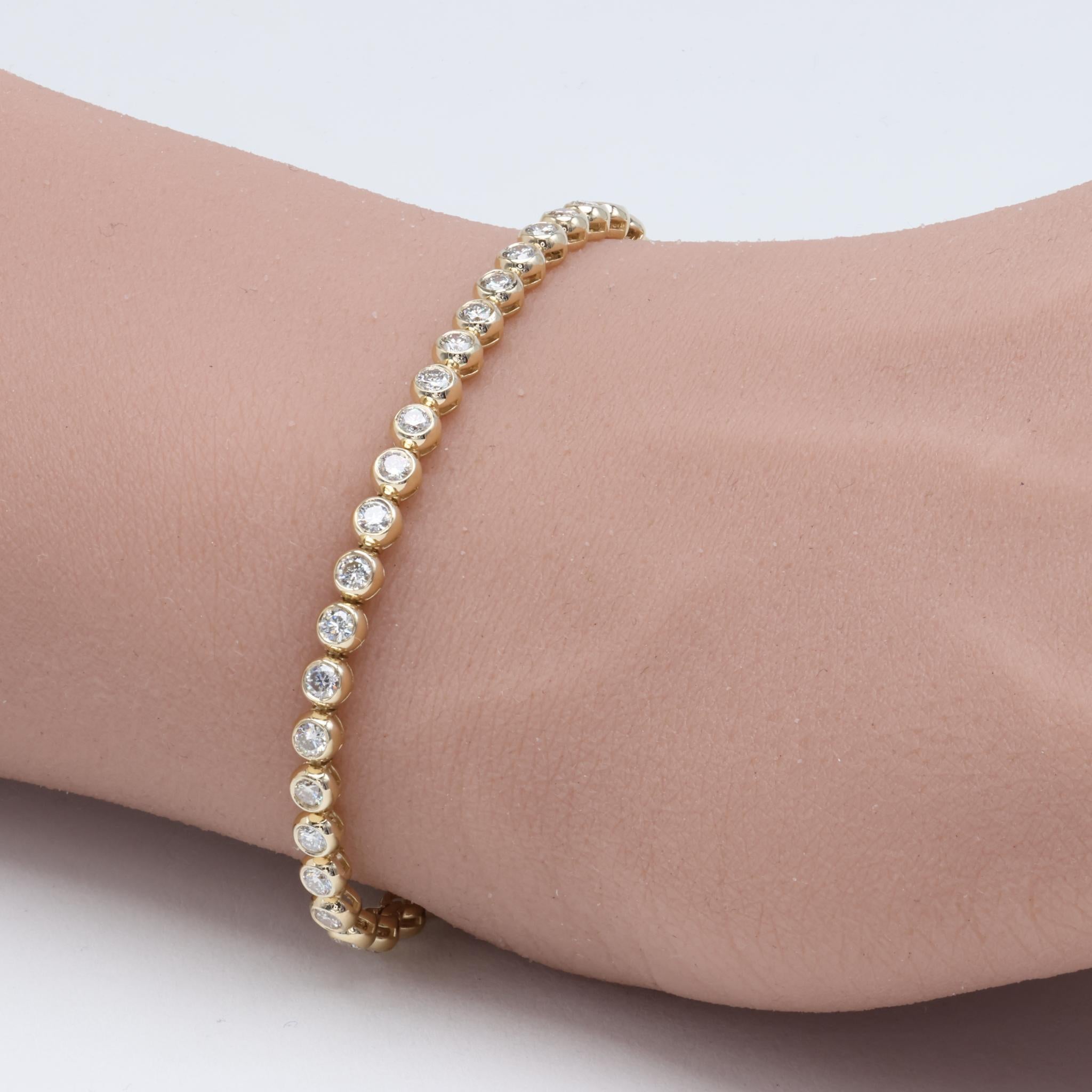 Pulsera de tenis con bisel de diamantes de 2,50 quilates Corte redondo en venta
